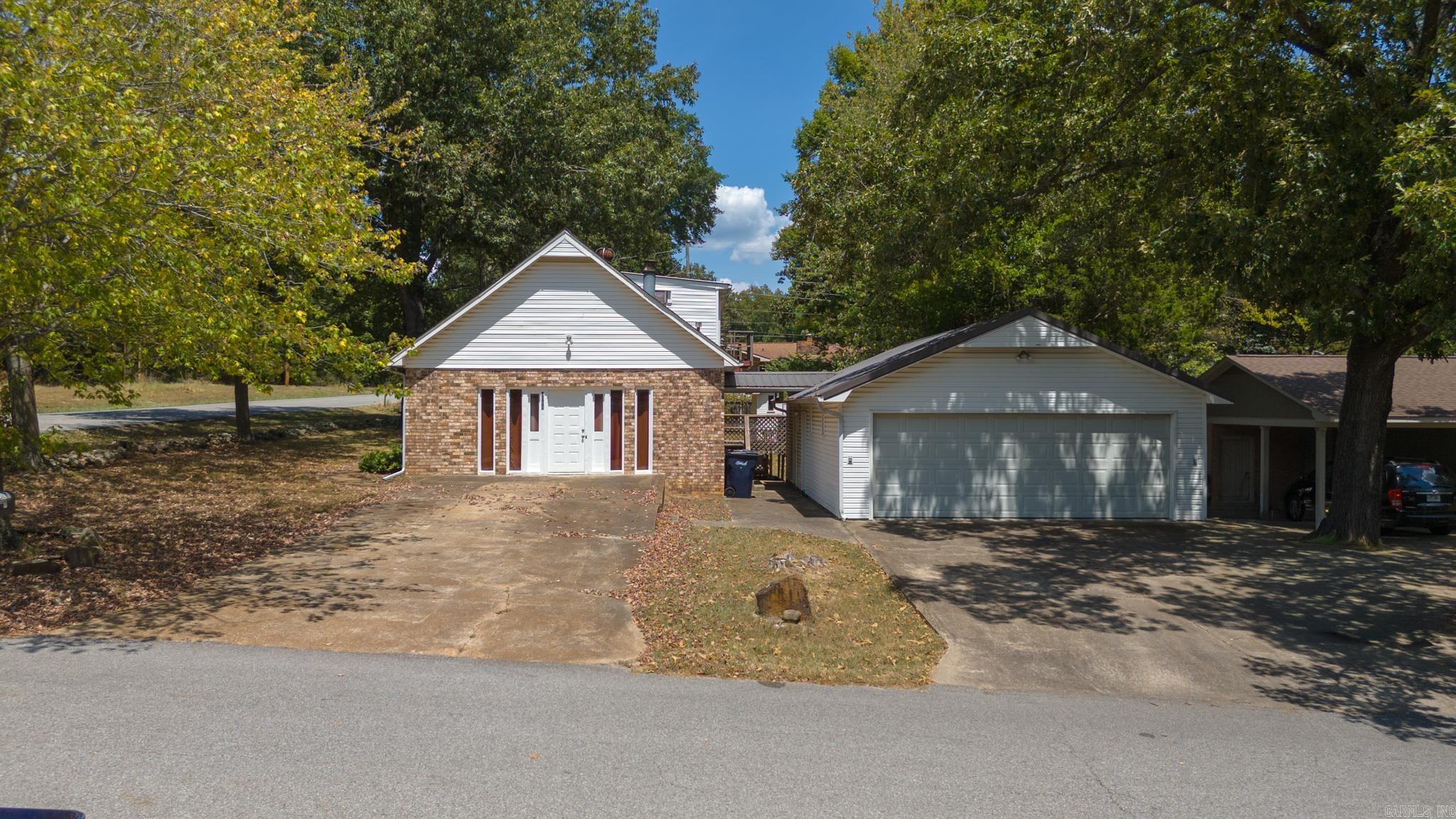 3015 Debra Property Photo 2