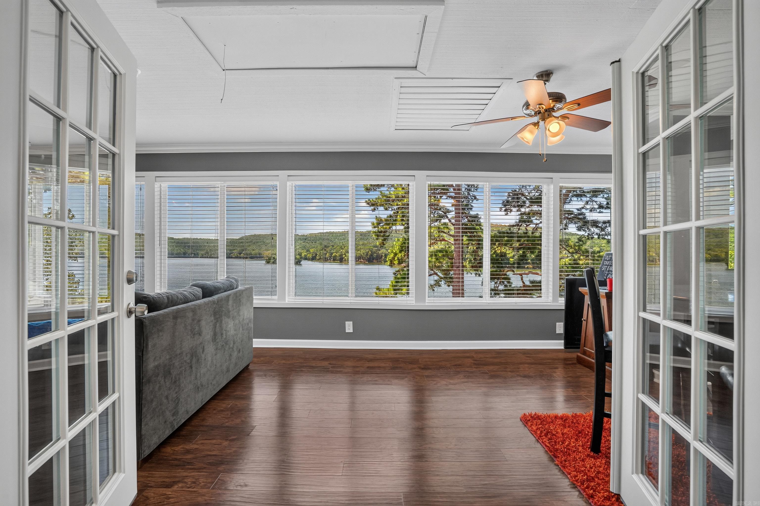 391 Catherine Cove Loop Property Photo 11