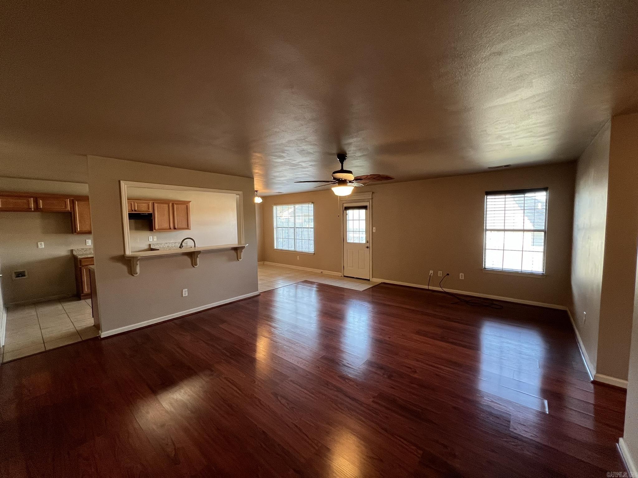 15361 Oak Glen Drive Property Photo 4