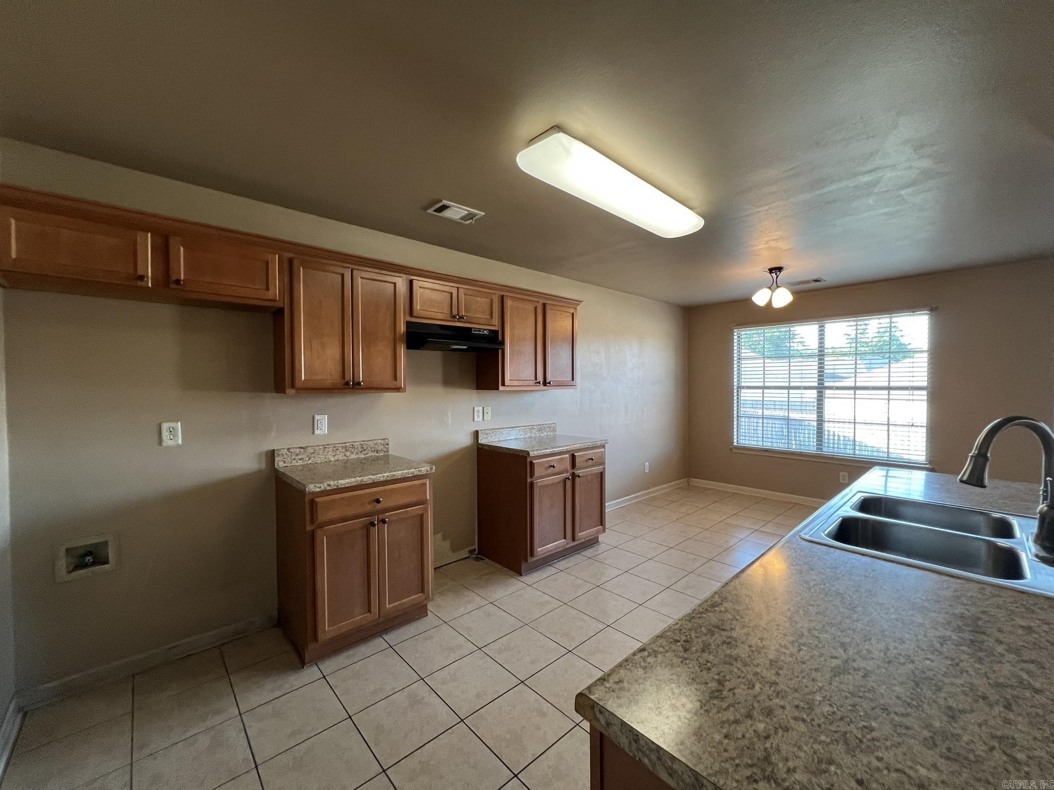 15361 Oak Glen Drive Property Photo 10