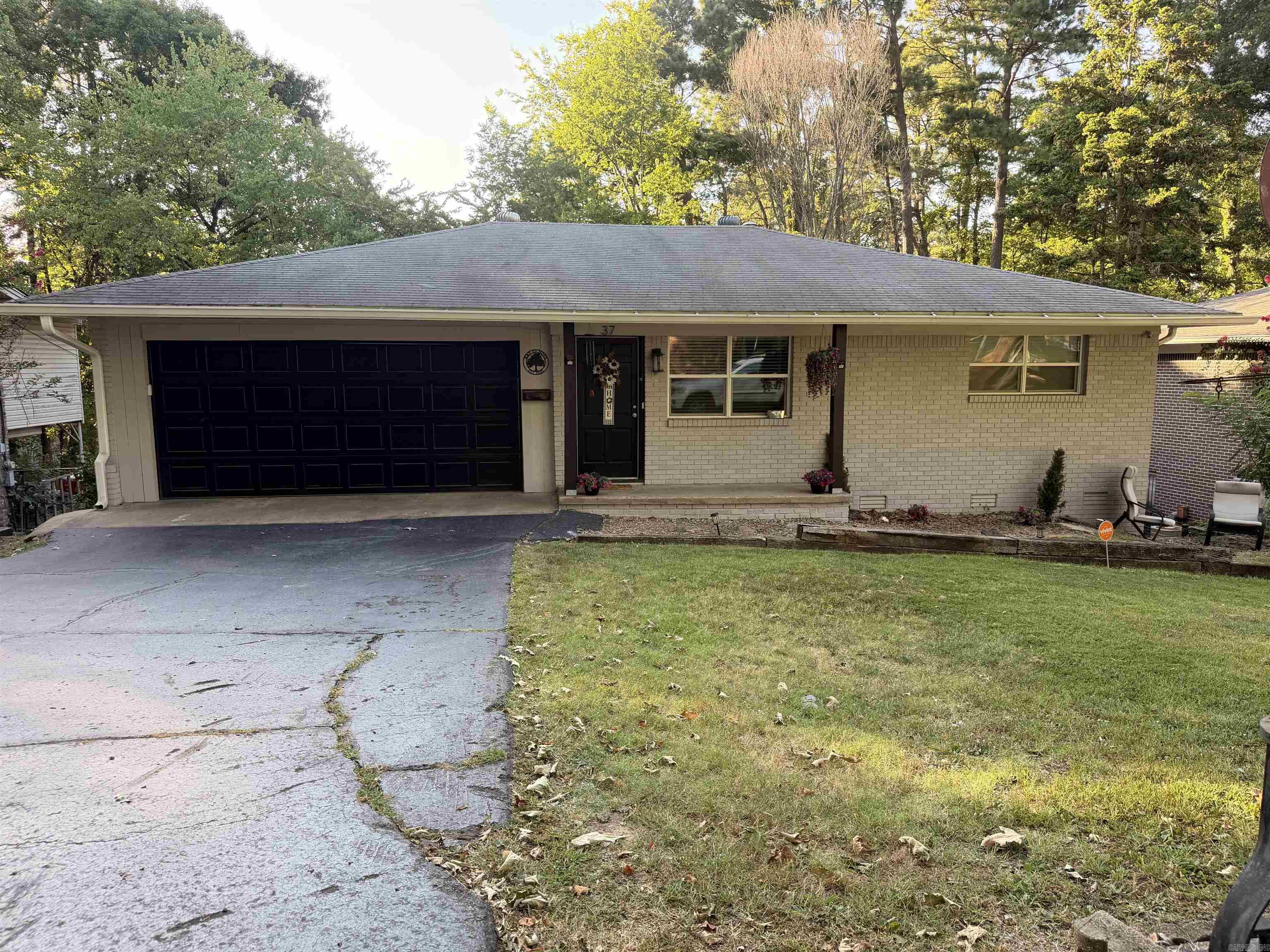 37 Glenmere Drive Property Photo 1
