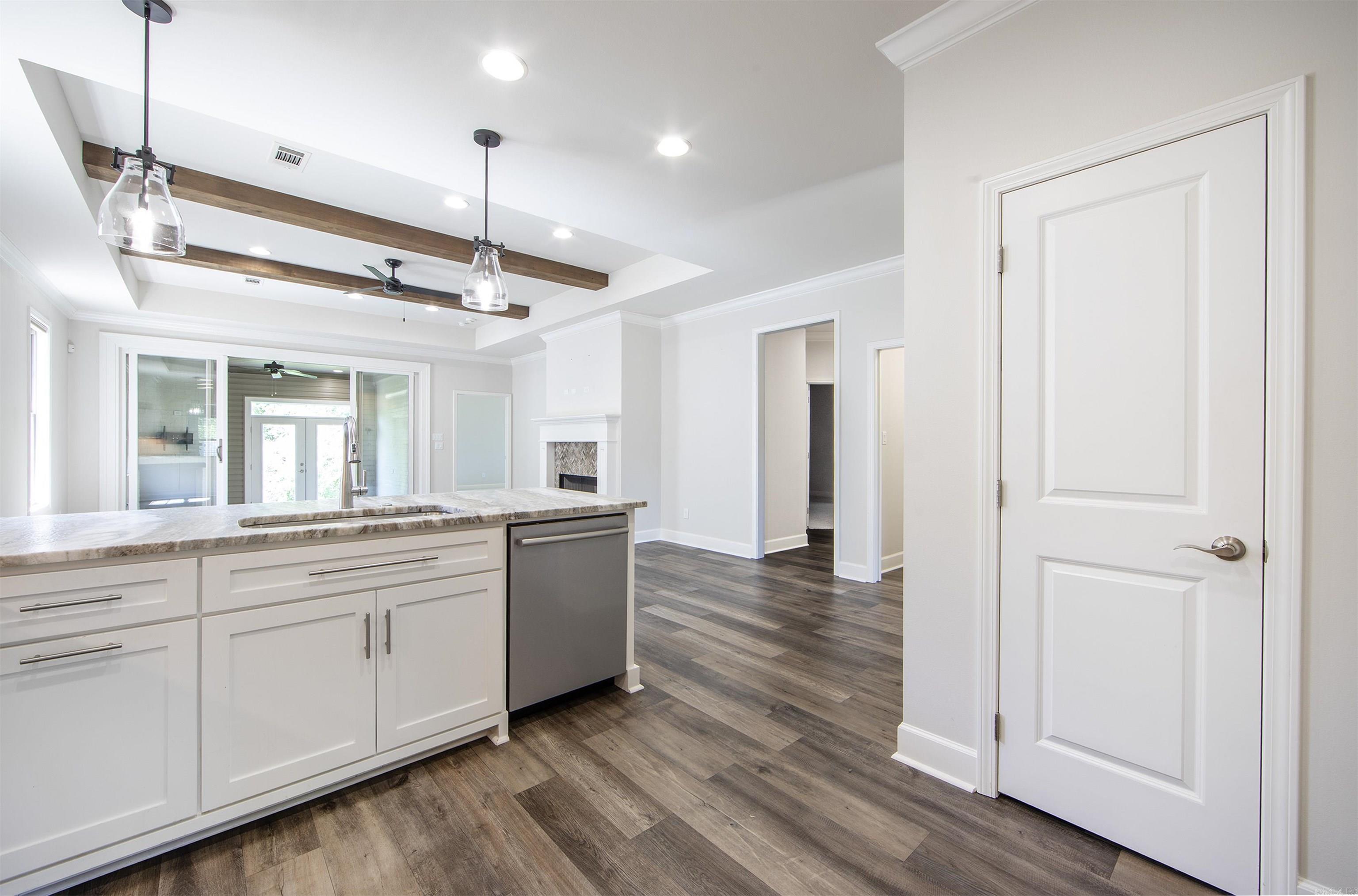 5 Saffron Circle Property Photo 8