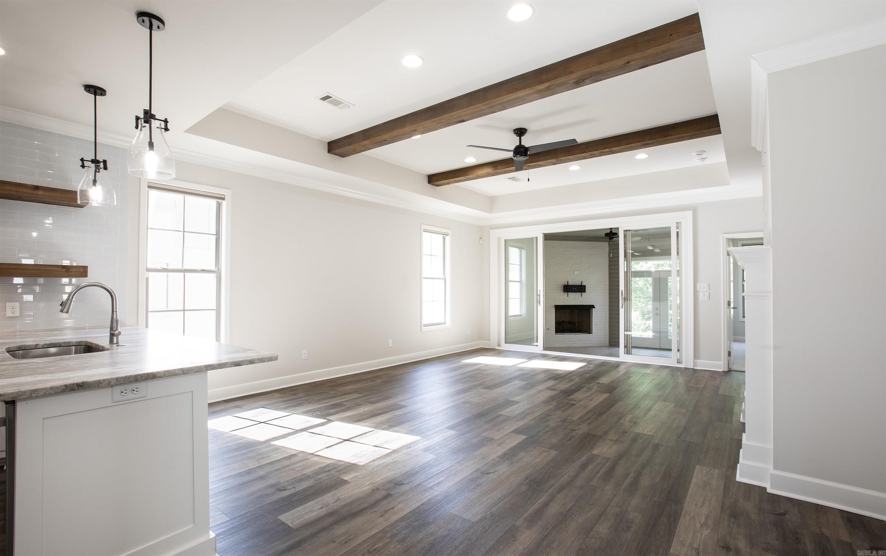 5 Saffron Circle Property Photo 14