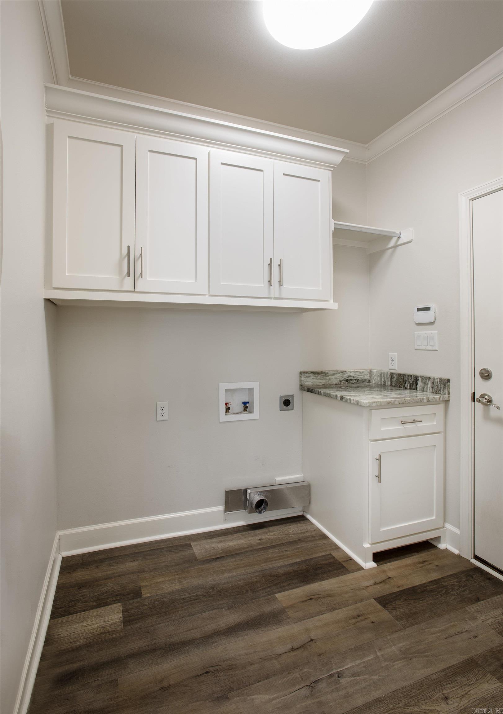 5 Saffron Circle Property Photo 36