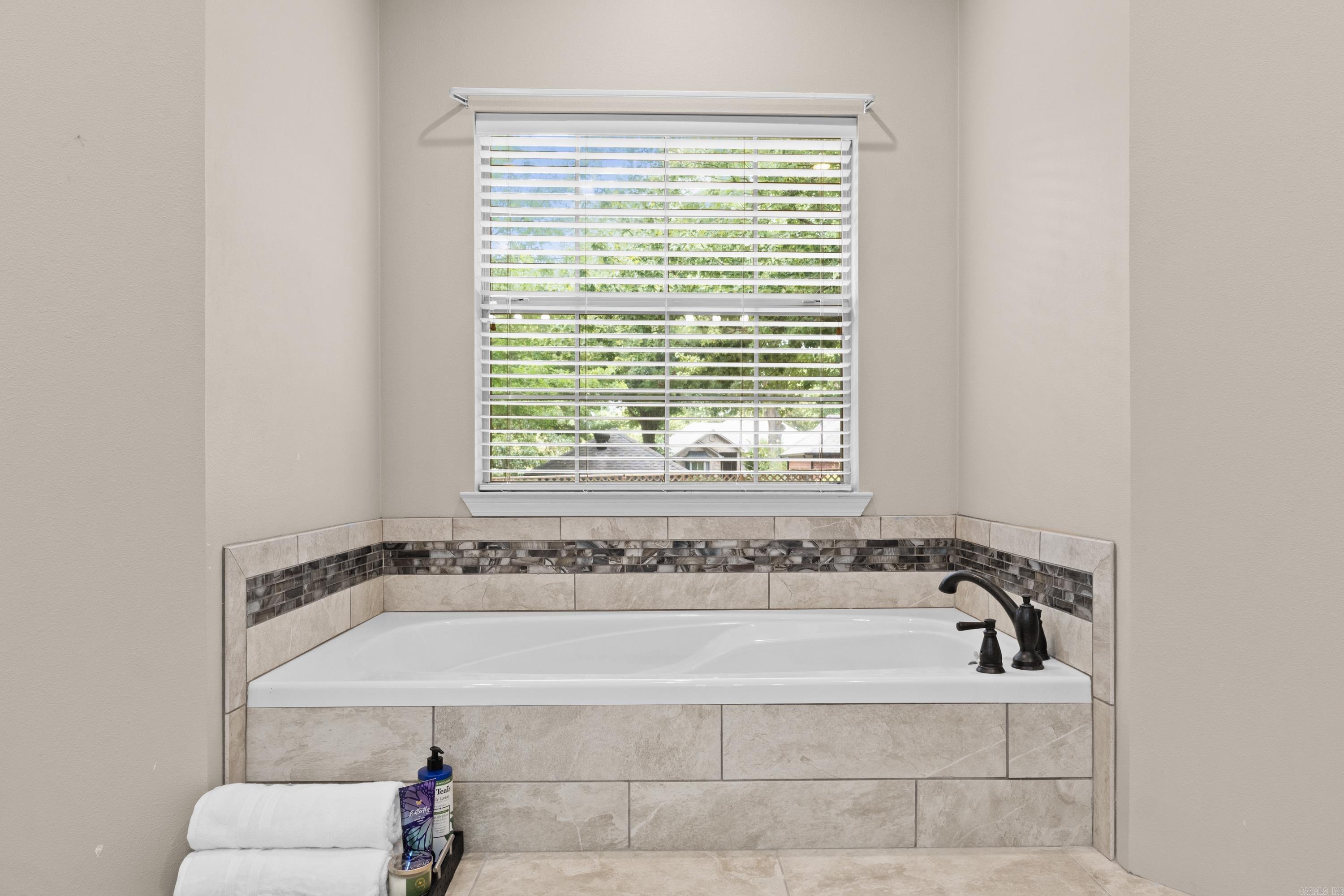 1515 John Ed Property Photo 21