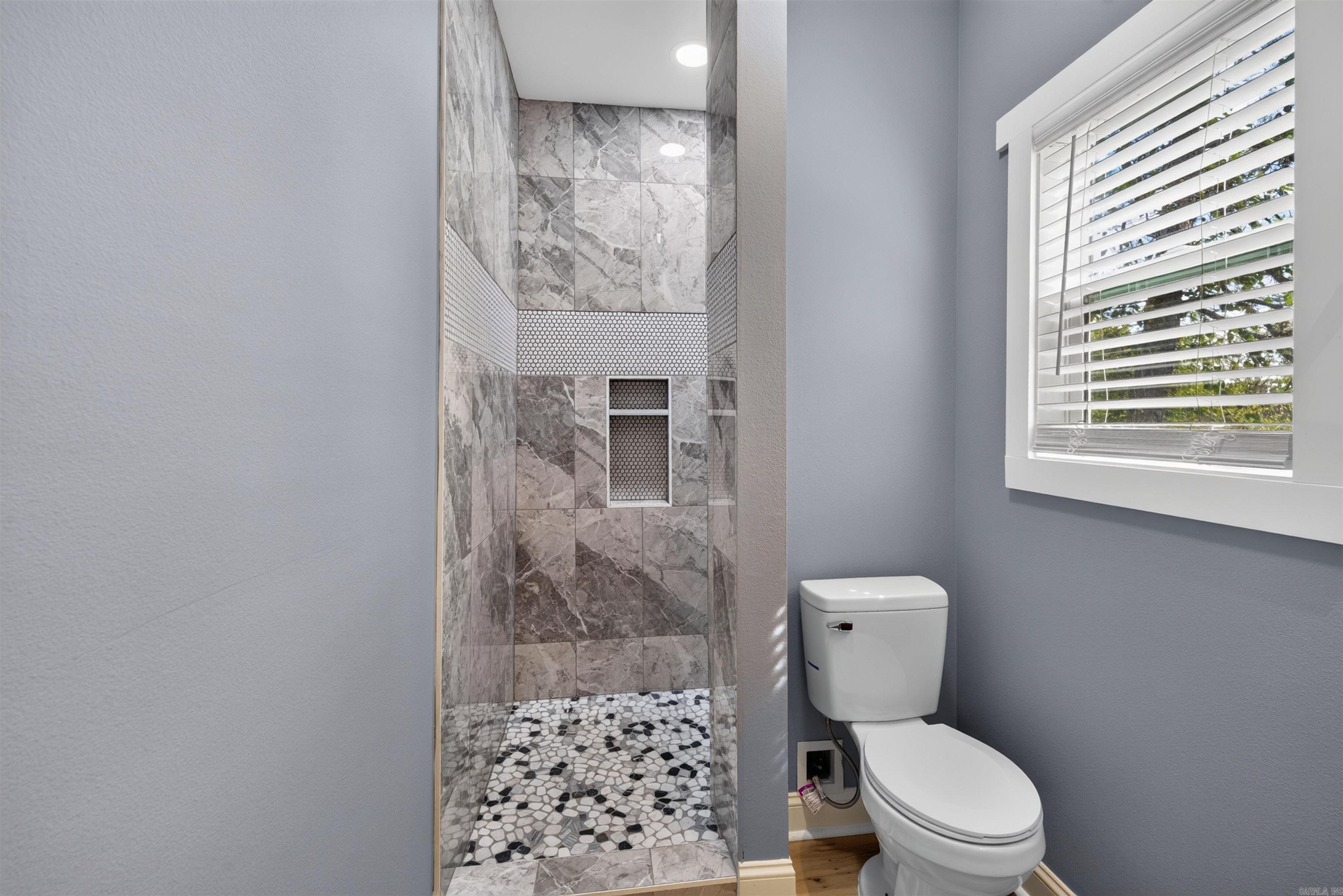 919 Richard Street Property Photo 16