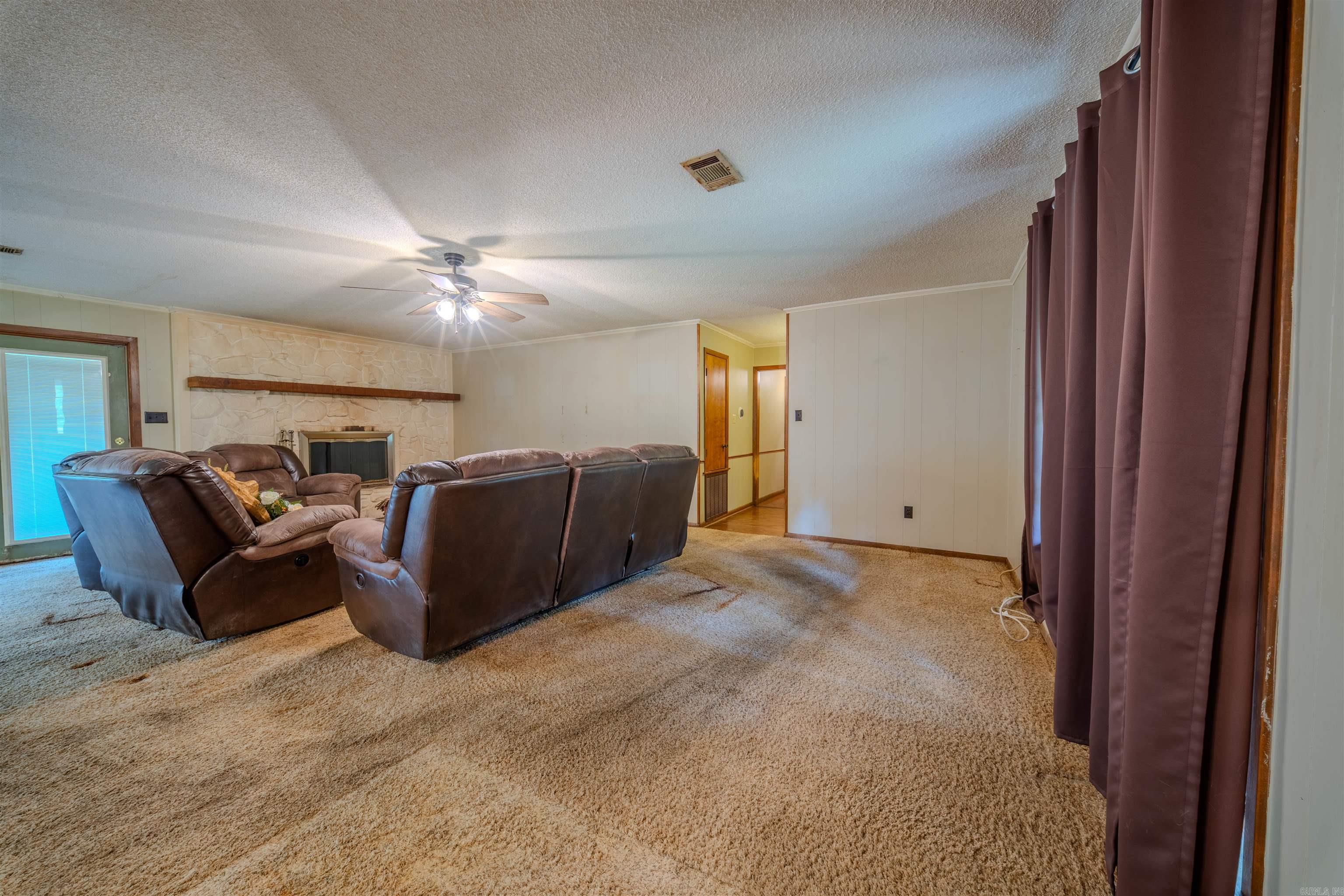 990 Lakewood Property Photo 6