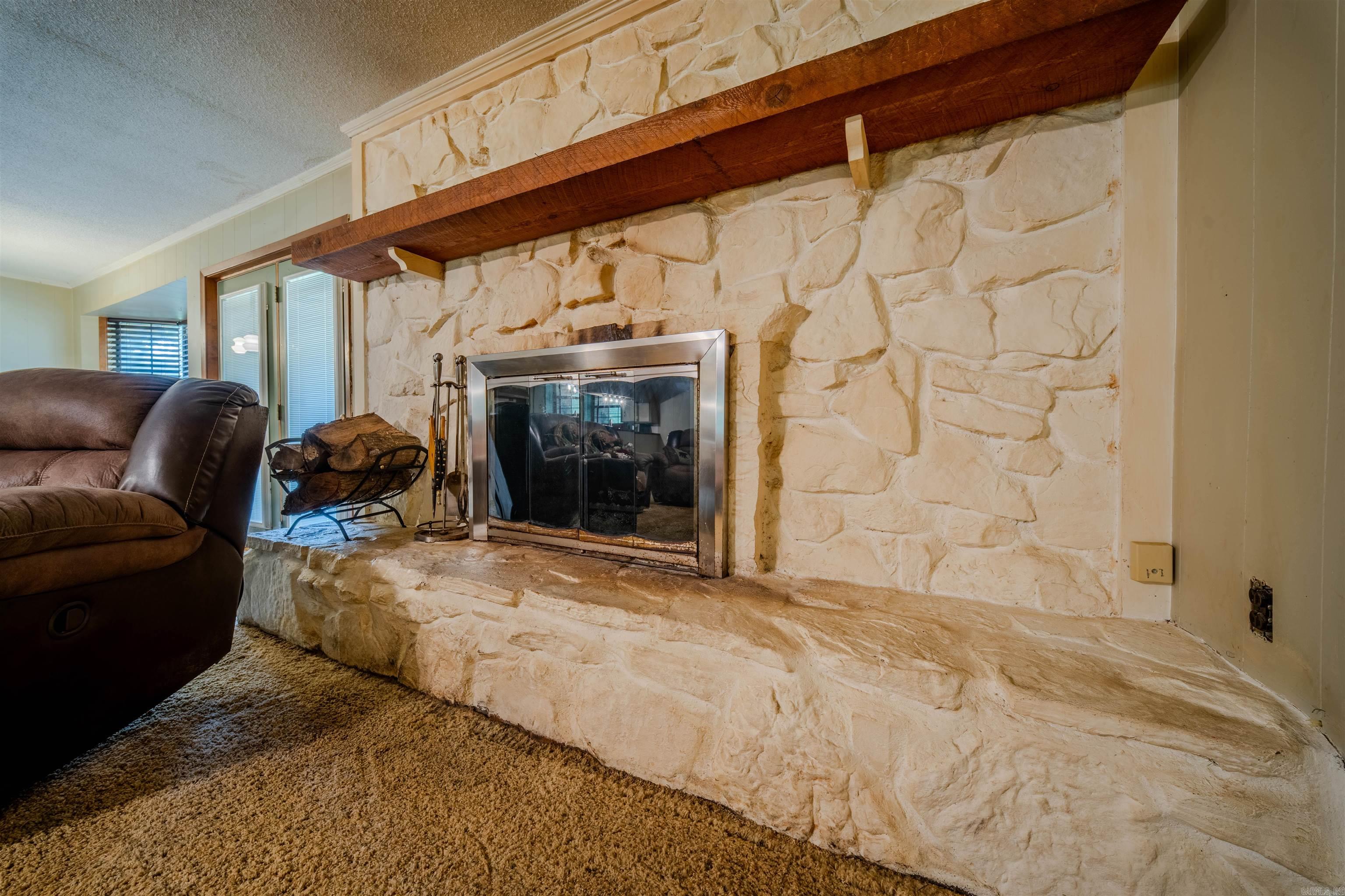 990 Lakewood Property Photo 7