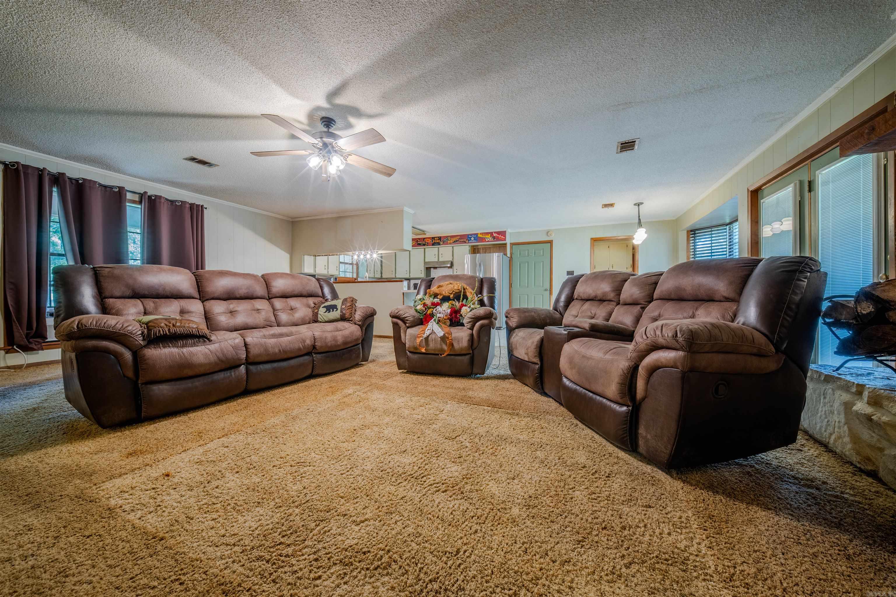 990 Lakewood Property Photo 8