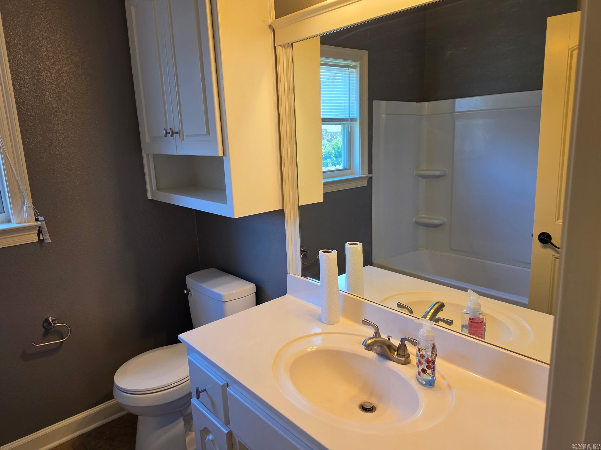 2418 Lancashire Lane Property Photo 10