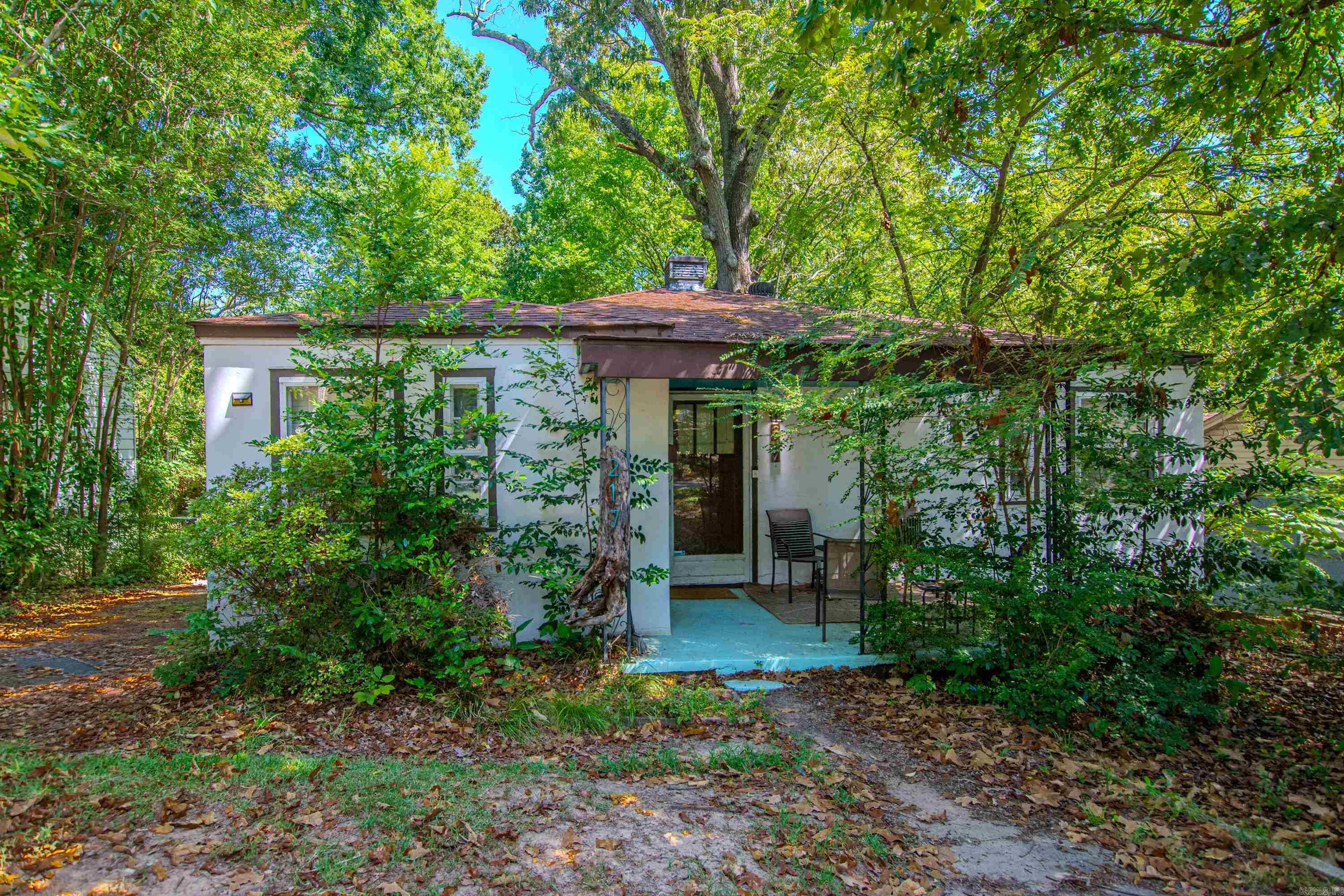 217 East E Ave Property Photo 1