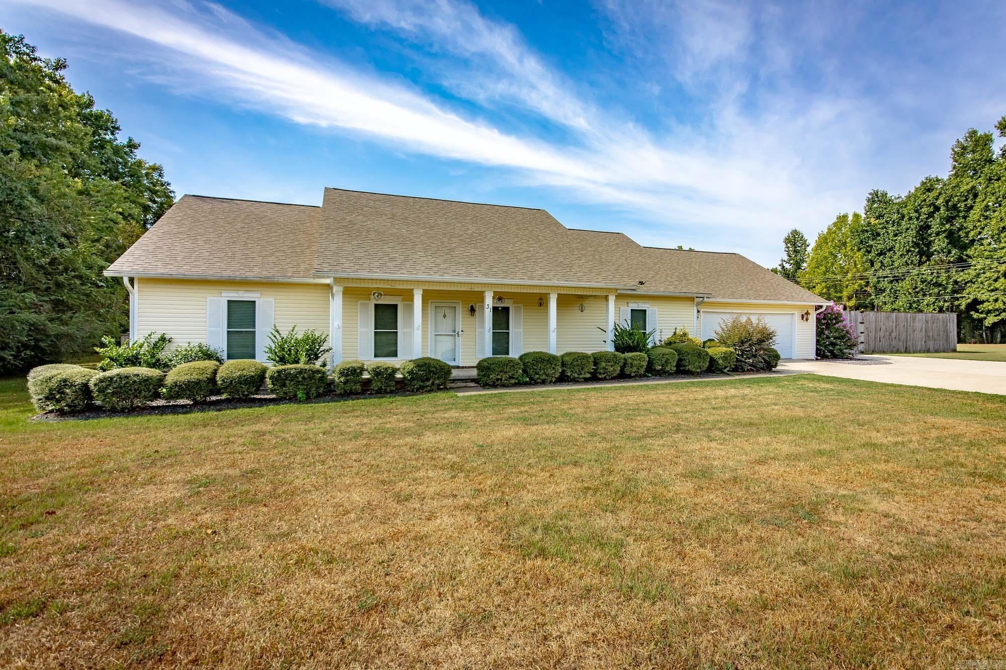 31 Ridgefield Drive Property Photo 1