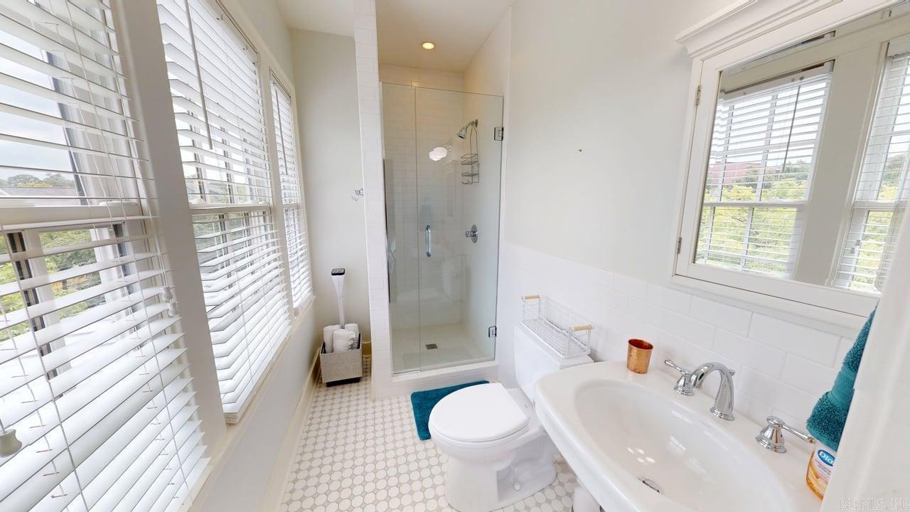 860 Reynolds Avenue Property Photo 48
