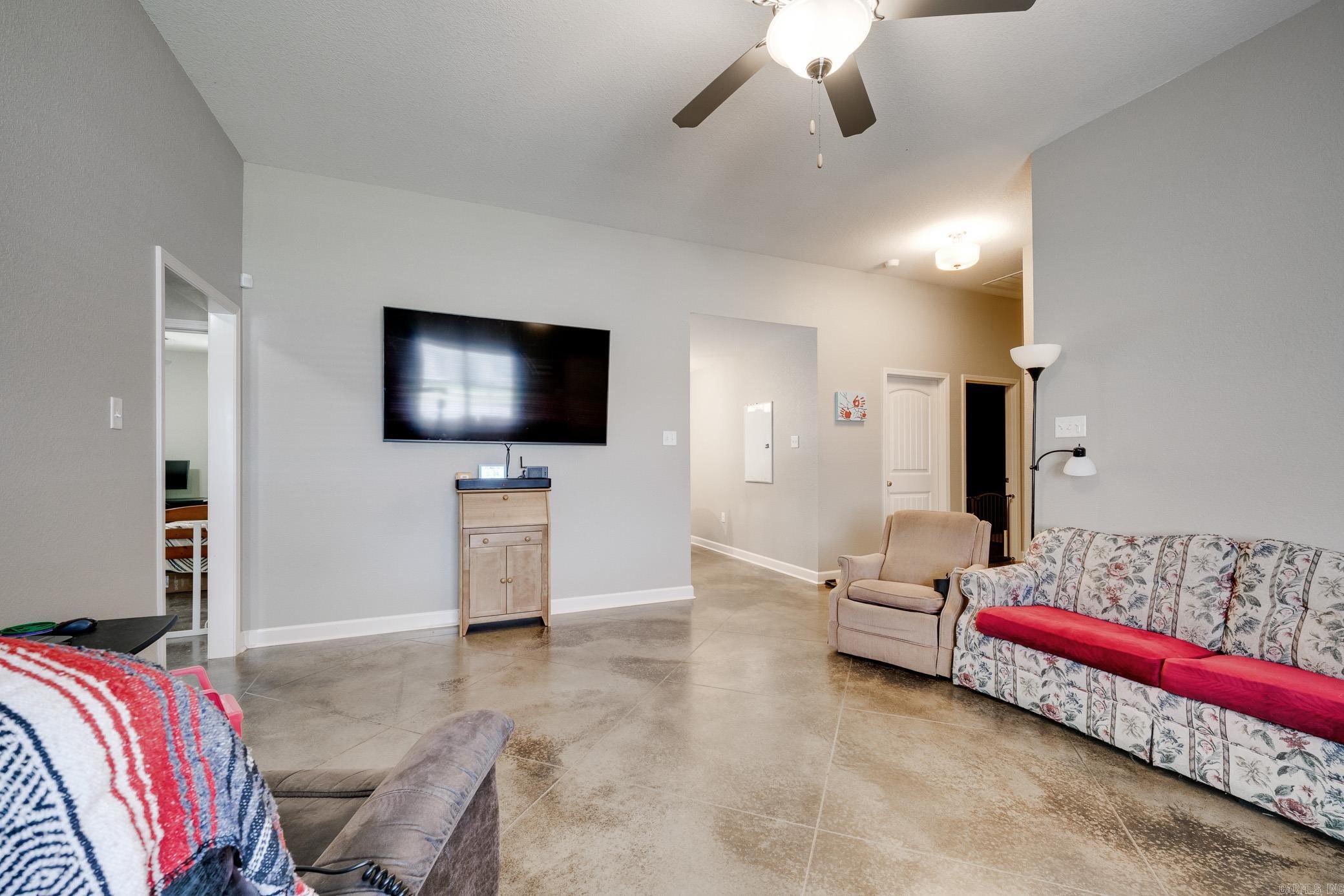 1375 Acuff Lane Property Photo 4