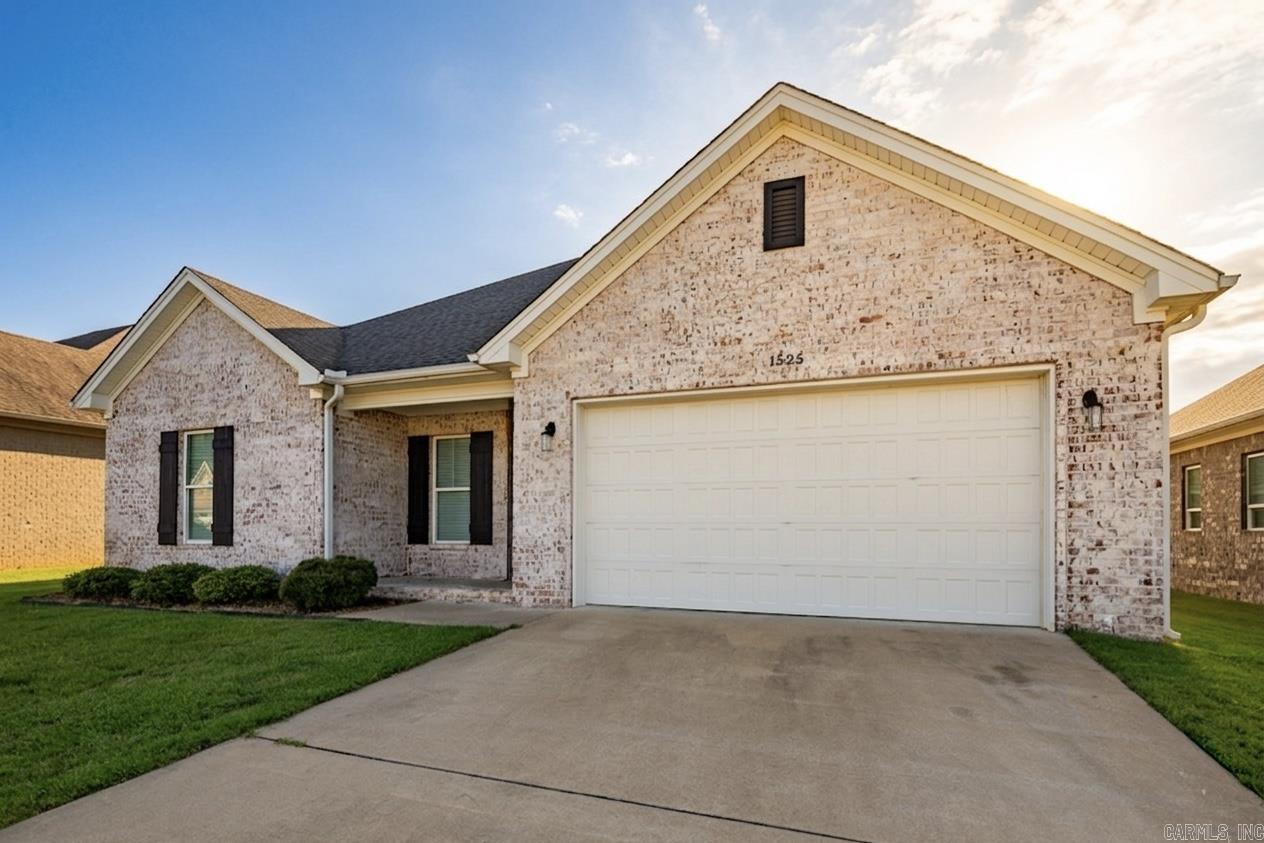 1525 Cherry Bark Drive Property Photo 3