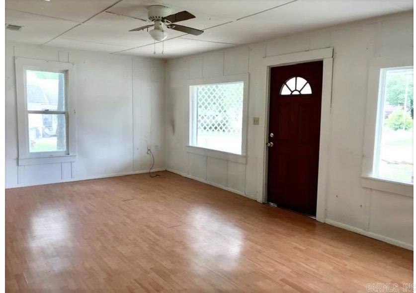 511 N Hickory Property Photo 2