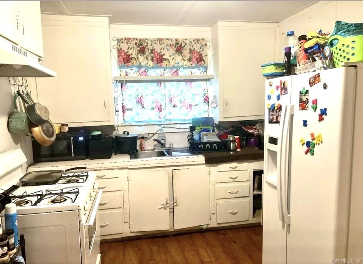 511 N Hickory Property Photo 4