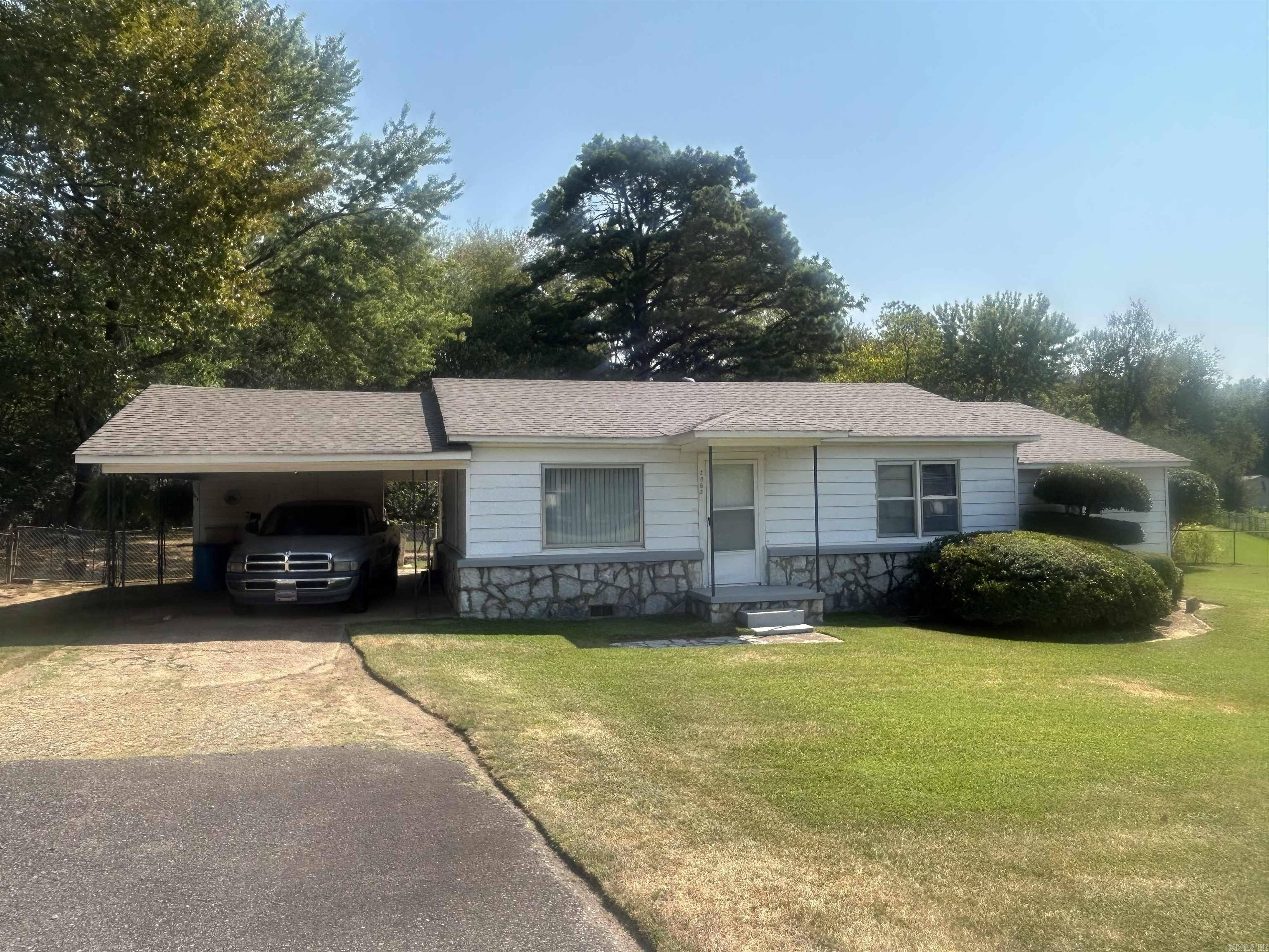 2062 N Hwy 16 Property Photo 1