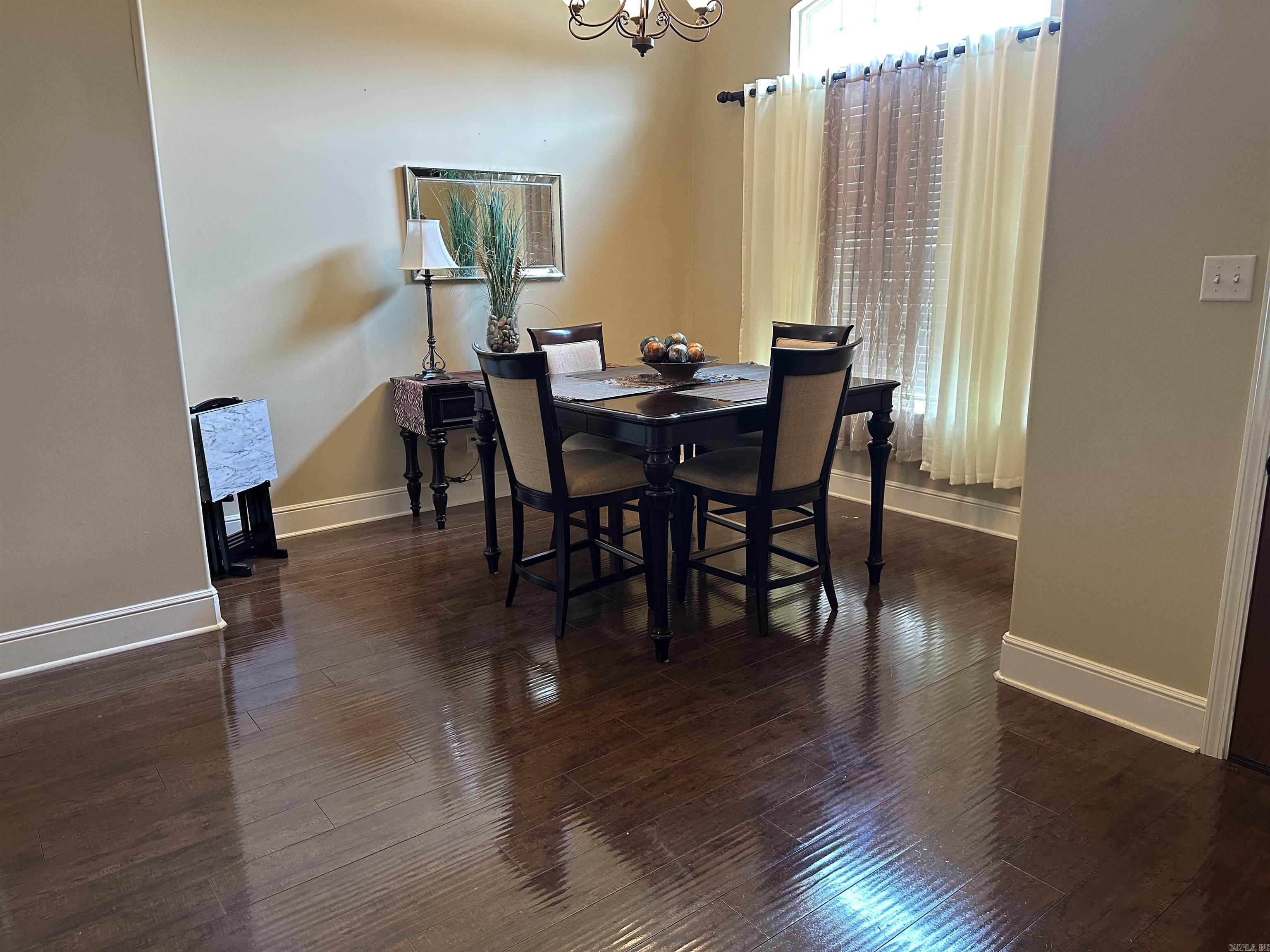 5304 Glenn Cove Property Photo 5
