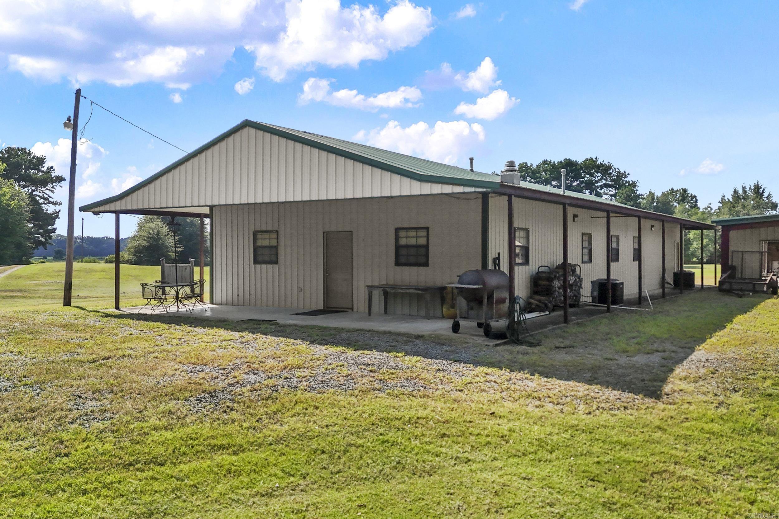 100 County Road 866 Property Photo 4