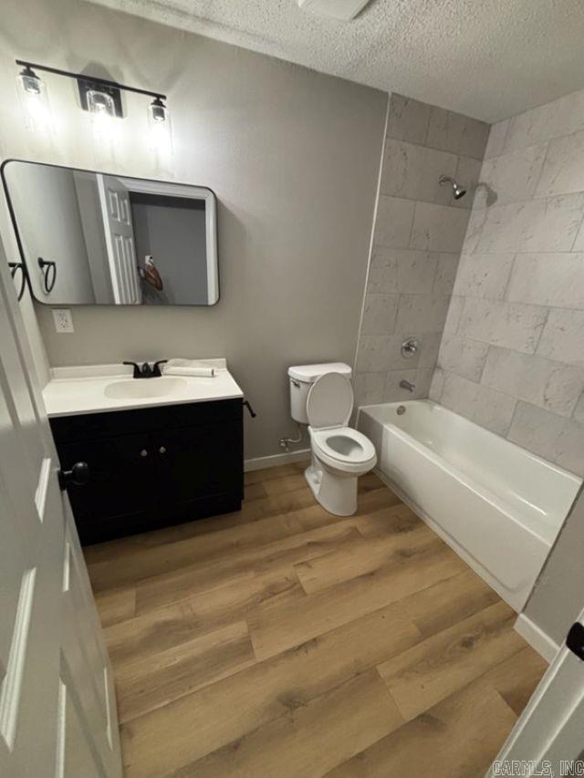 2718 Kenwood Road 11 Property Photo 4