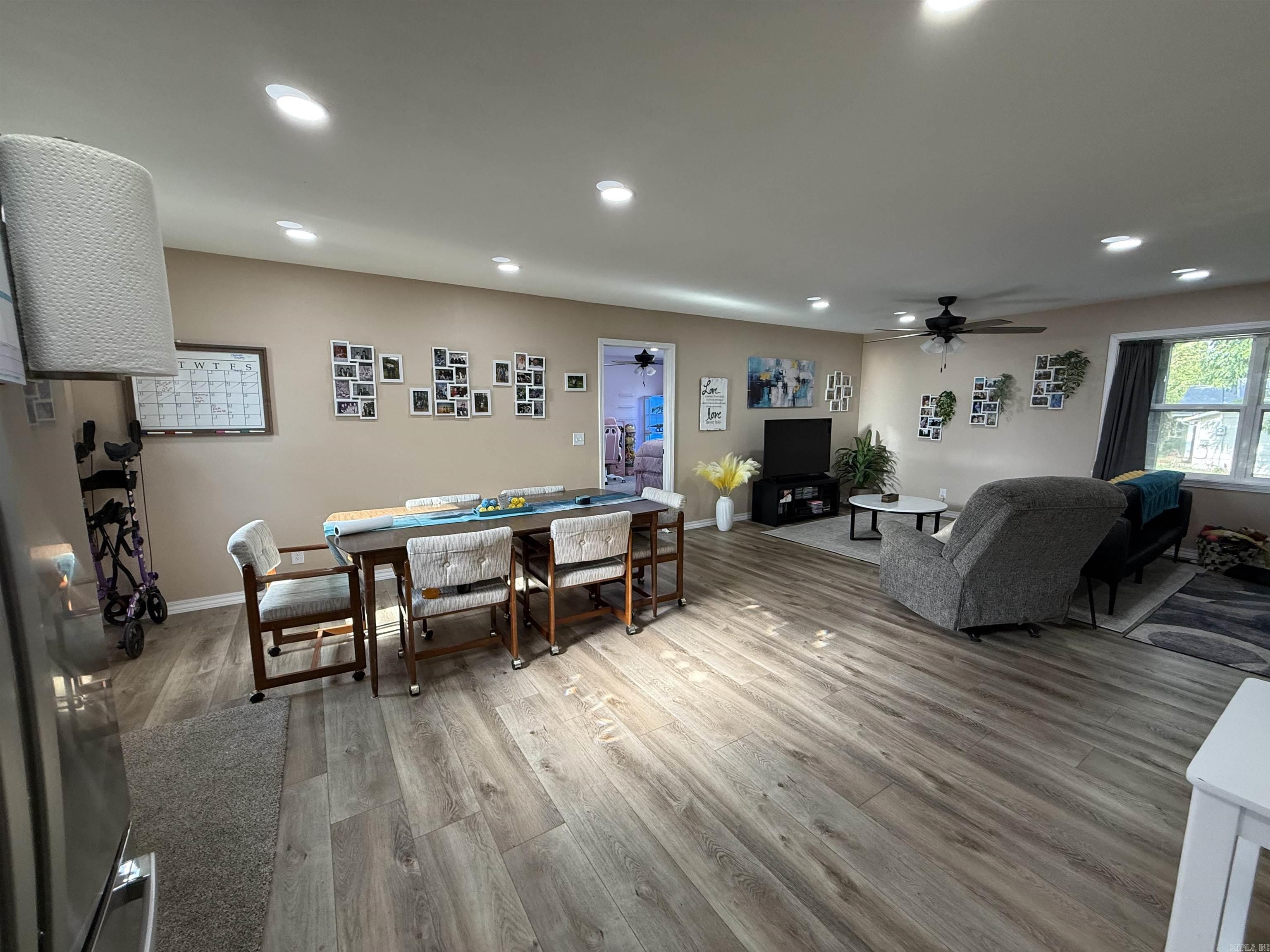 305 Farris Street Property Photo 4