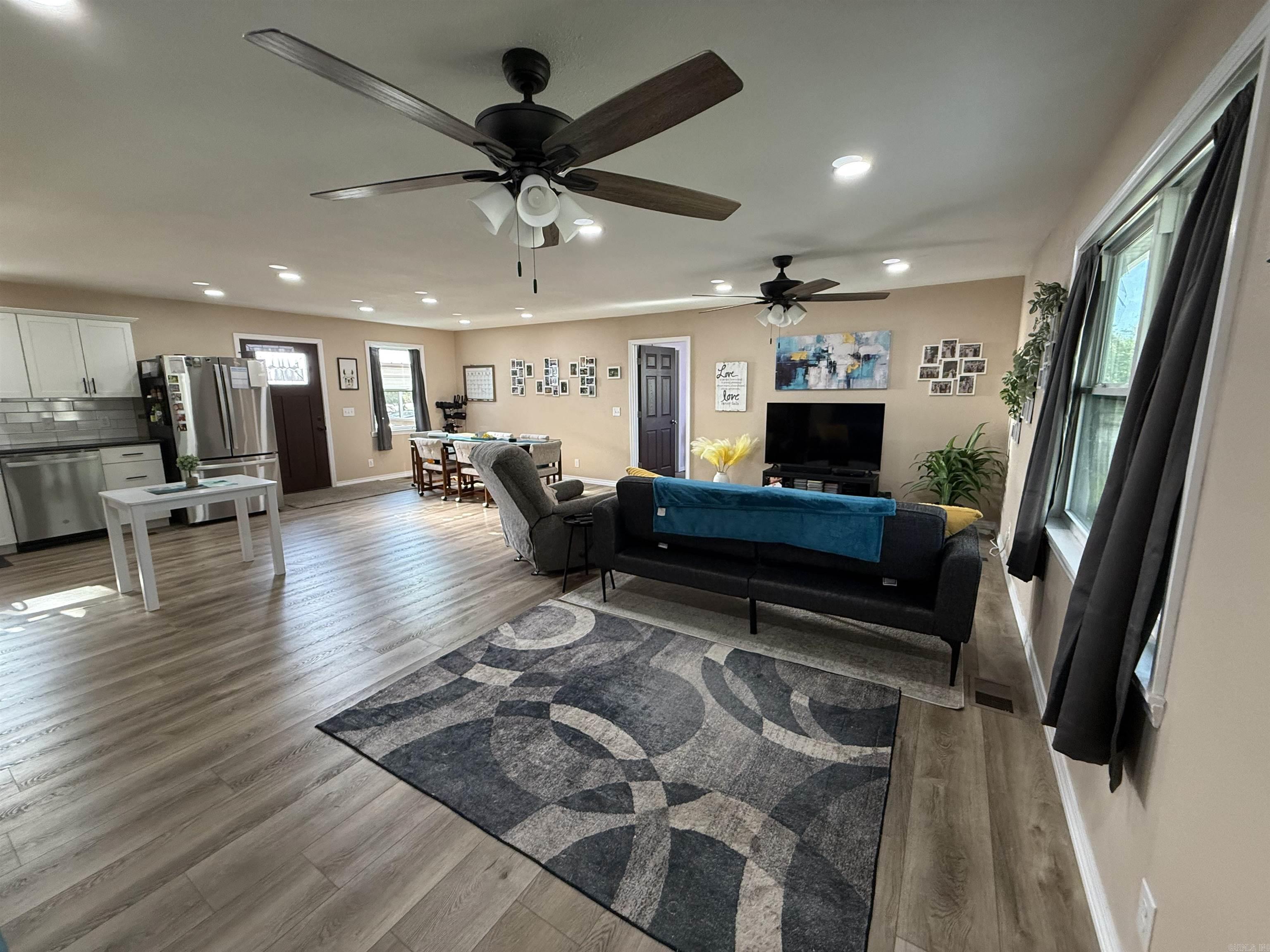 305 Farris Street Property Photo 8