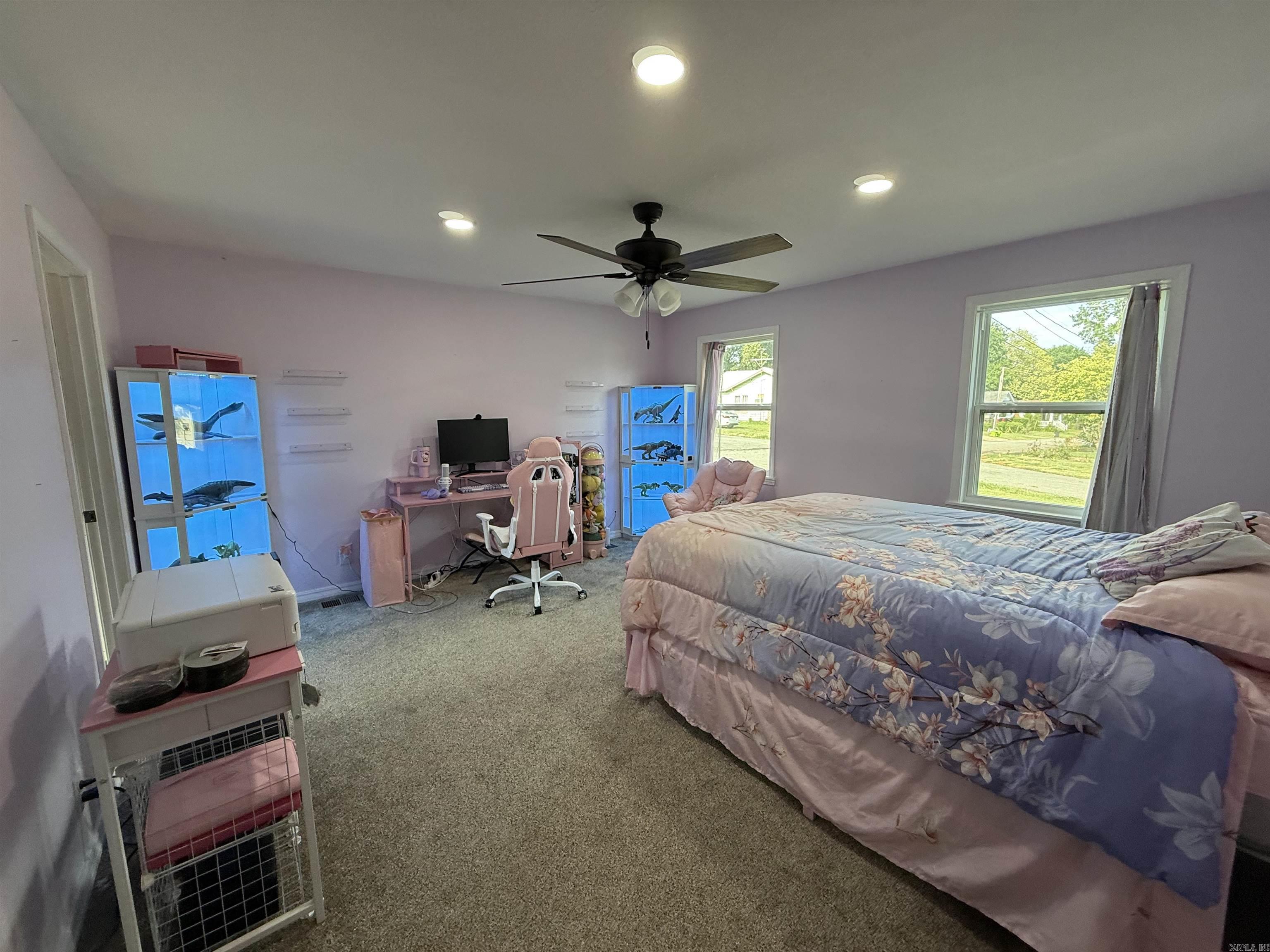 305 Farris Street Property Photo 10