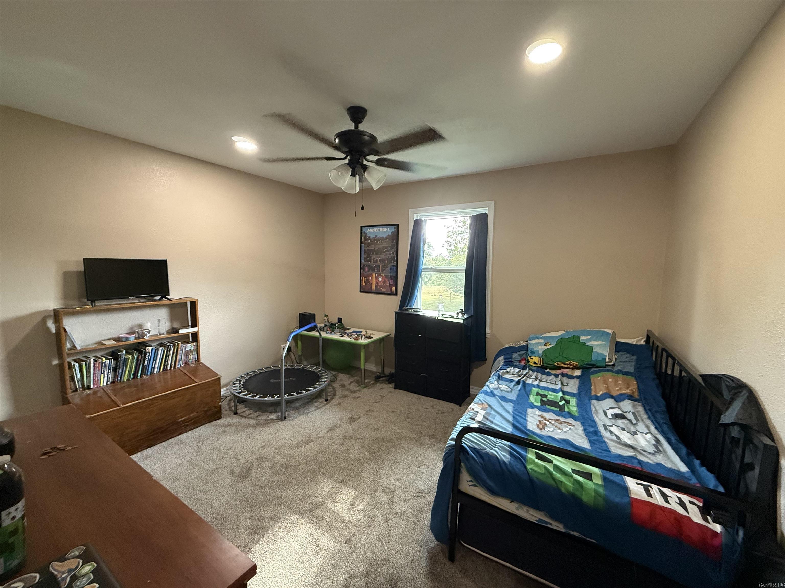 305 Farris Street Property Photo 15