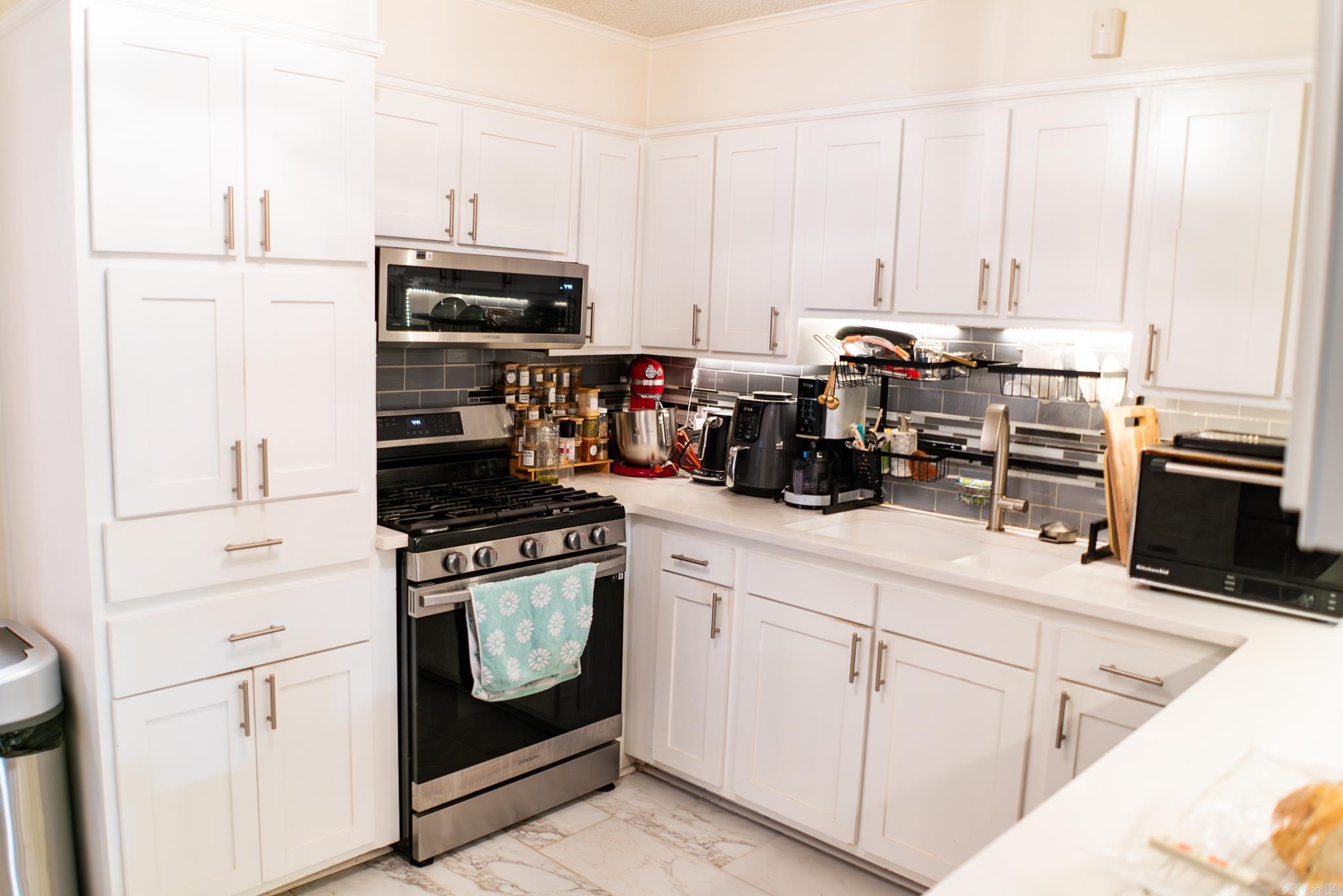 177 Center Drive Property Photo 12