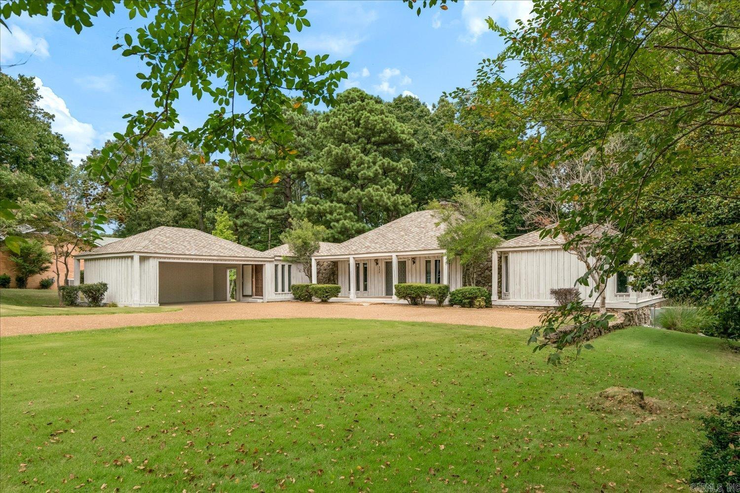 232 Summit Drive Property Photo 2