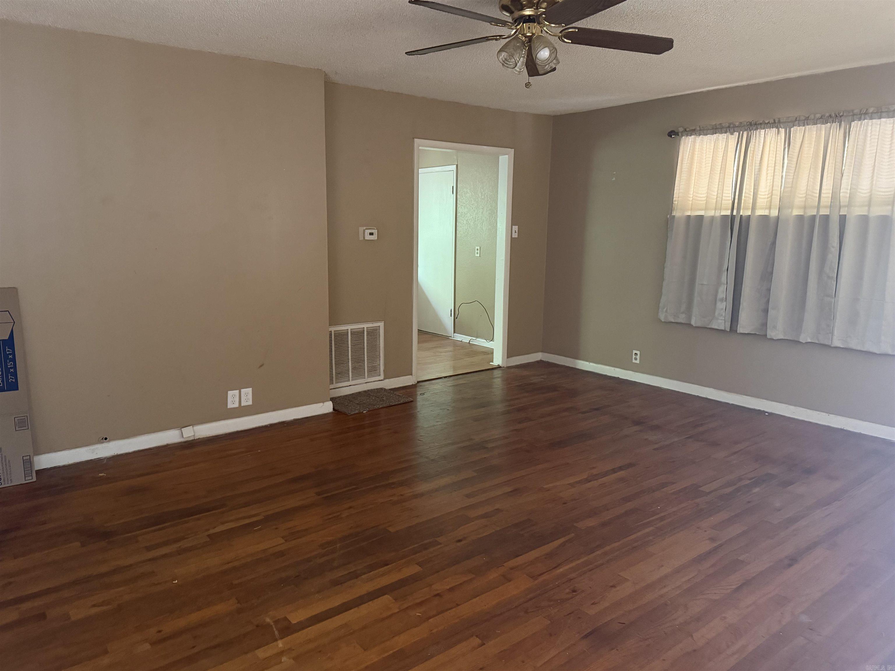 204 S Second Street Property Photo 5
