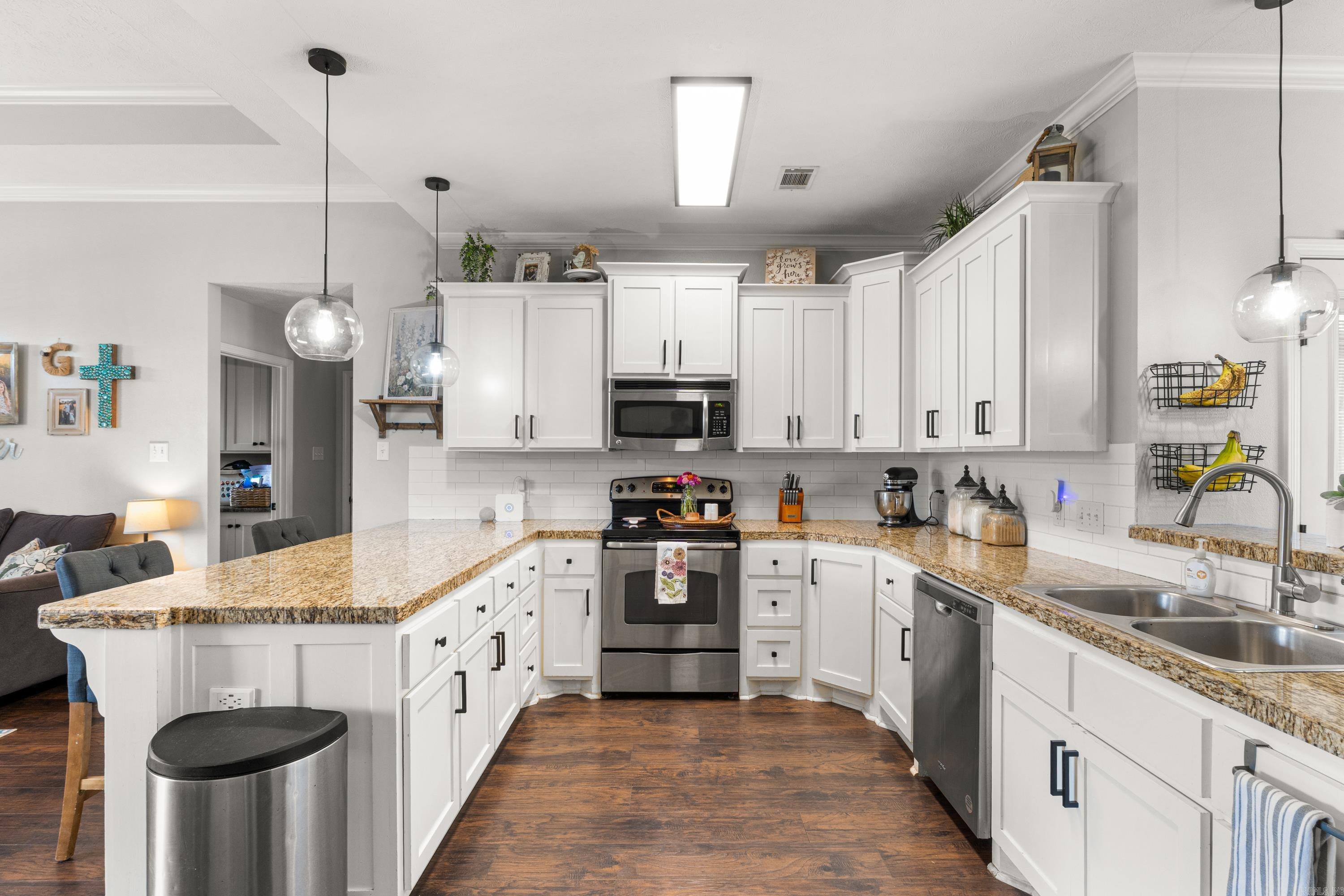 1705 Gardenia Property Photo 8