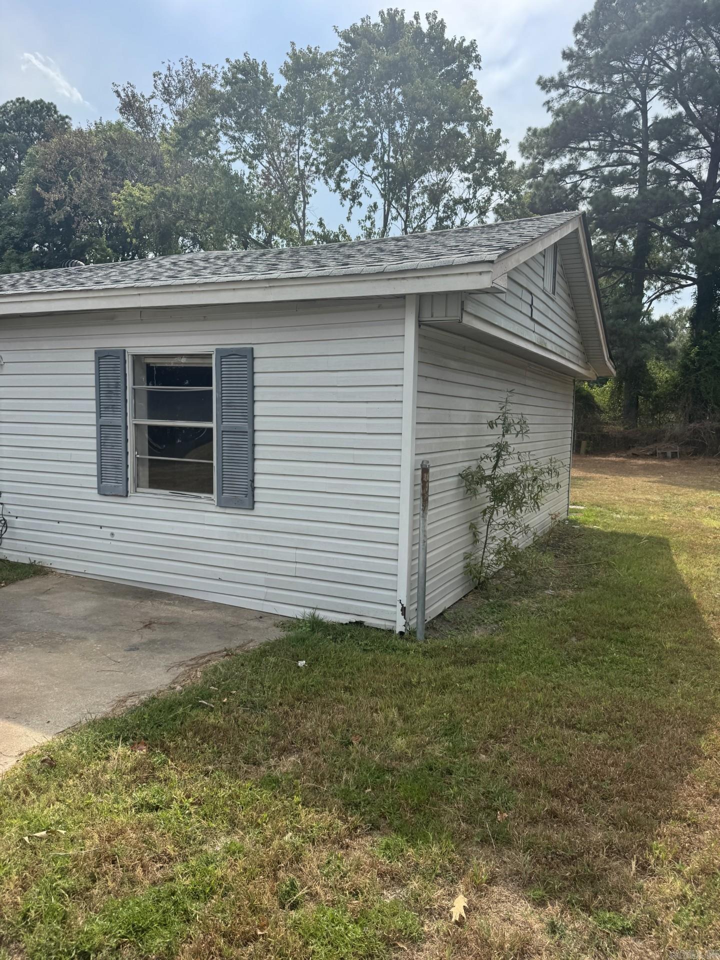1108 S Oak St Property Photo 6