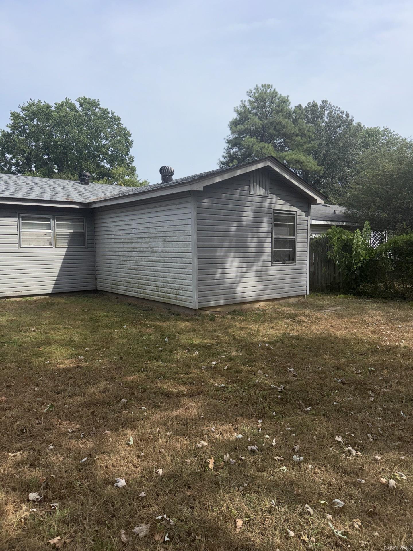 1108 S Oak St Property Photo 20