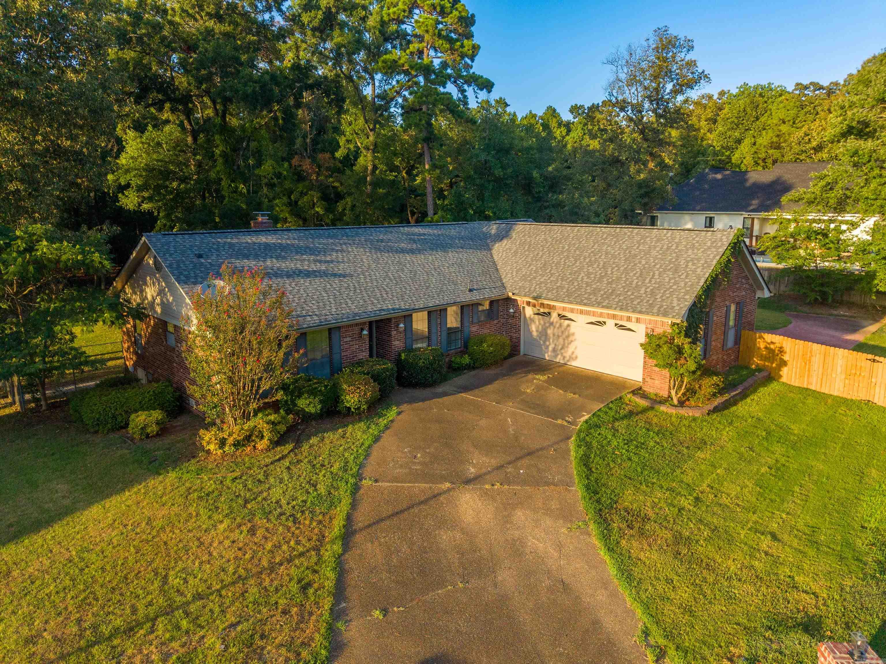 104 Waters Edge Cove Property Photo 2