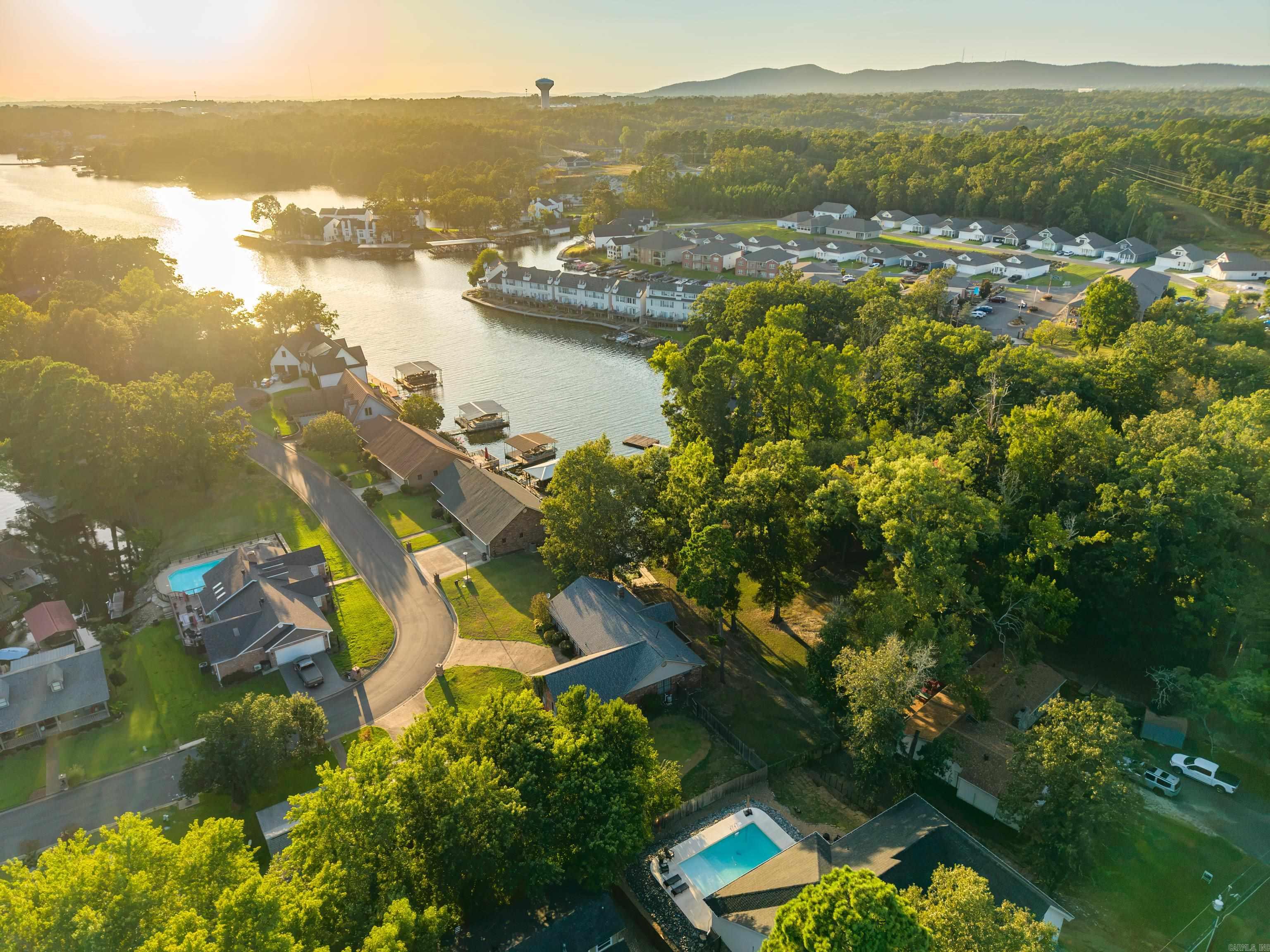 104 Waters Edge Cove Property Photo 5