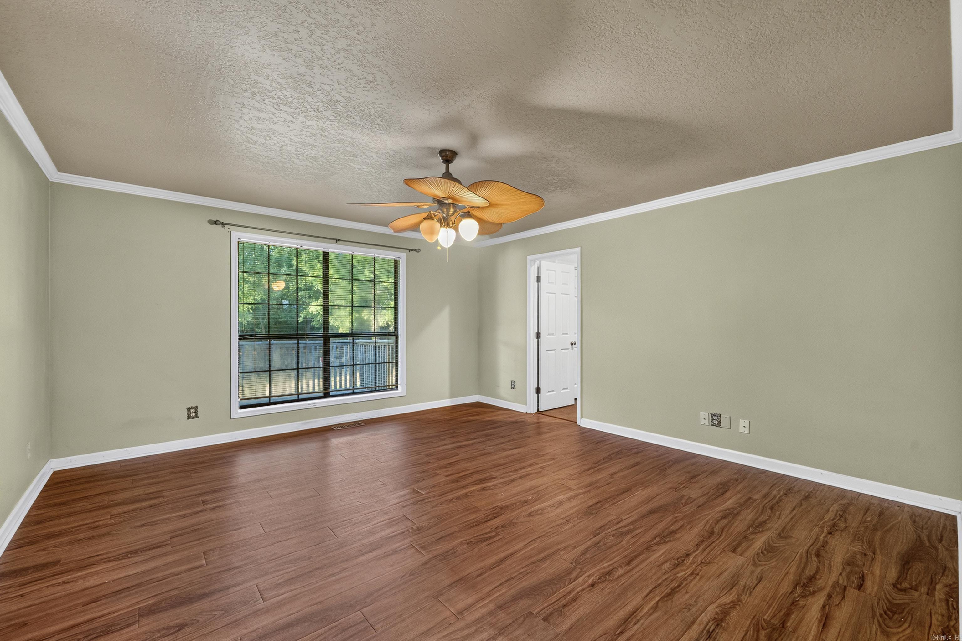 104 Waters Edge Cove Property Photo 22