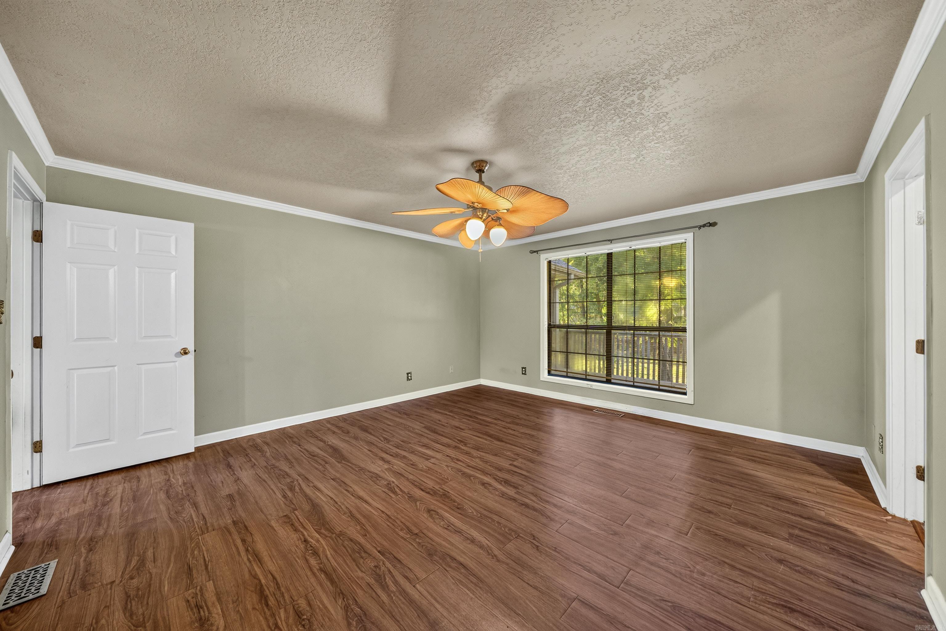 104 Waters Edge Cove Property Photo 23