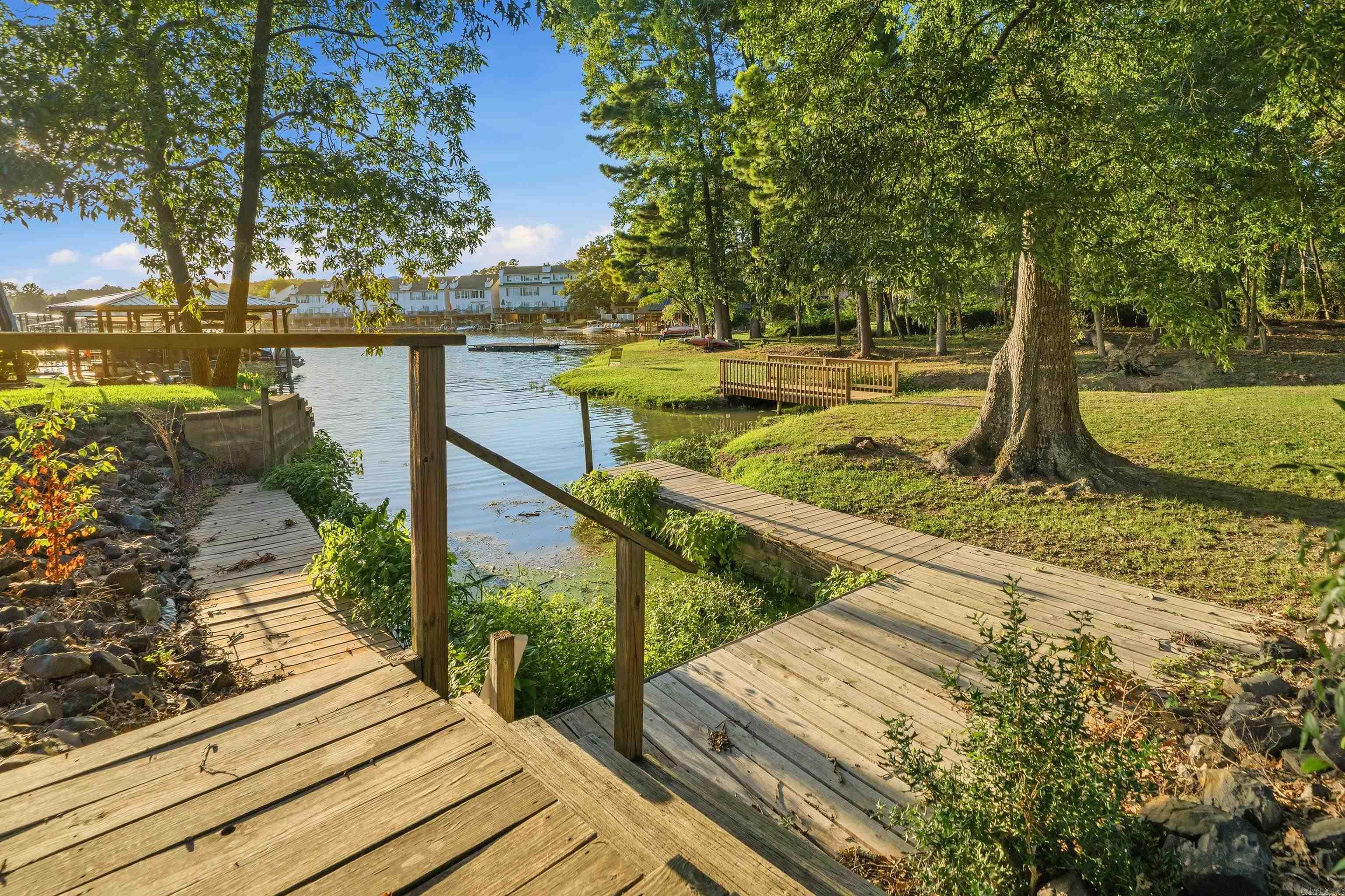 104 Waters Edge Cove Property Photo 46