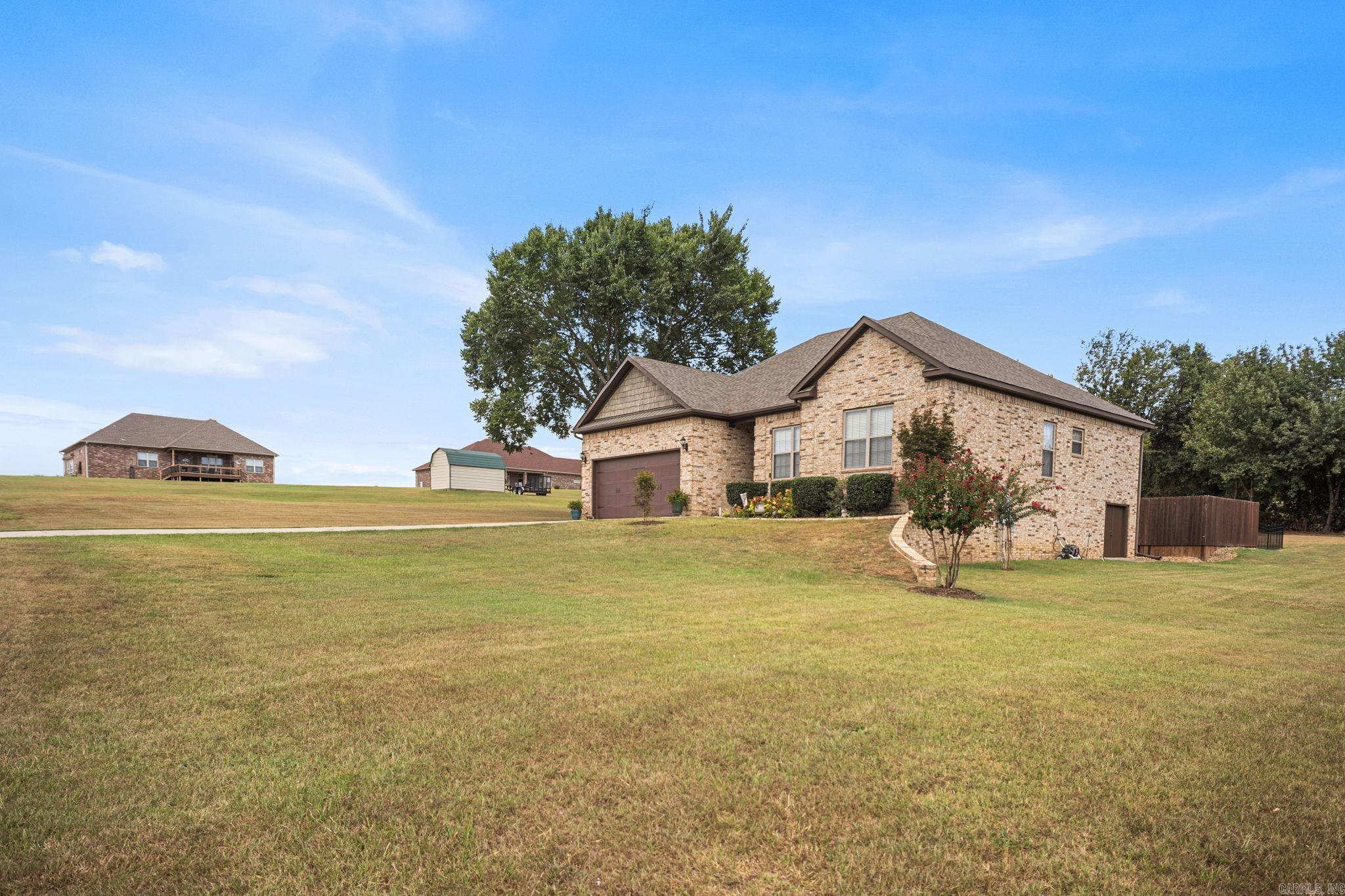 114 Bob White Cove Property Photo 3