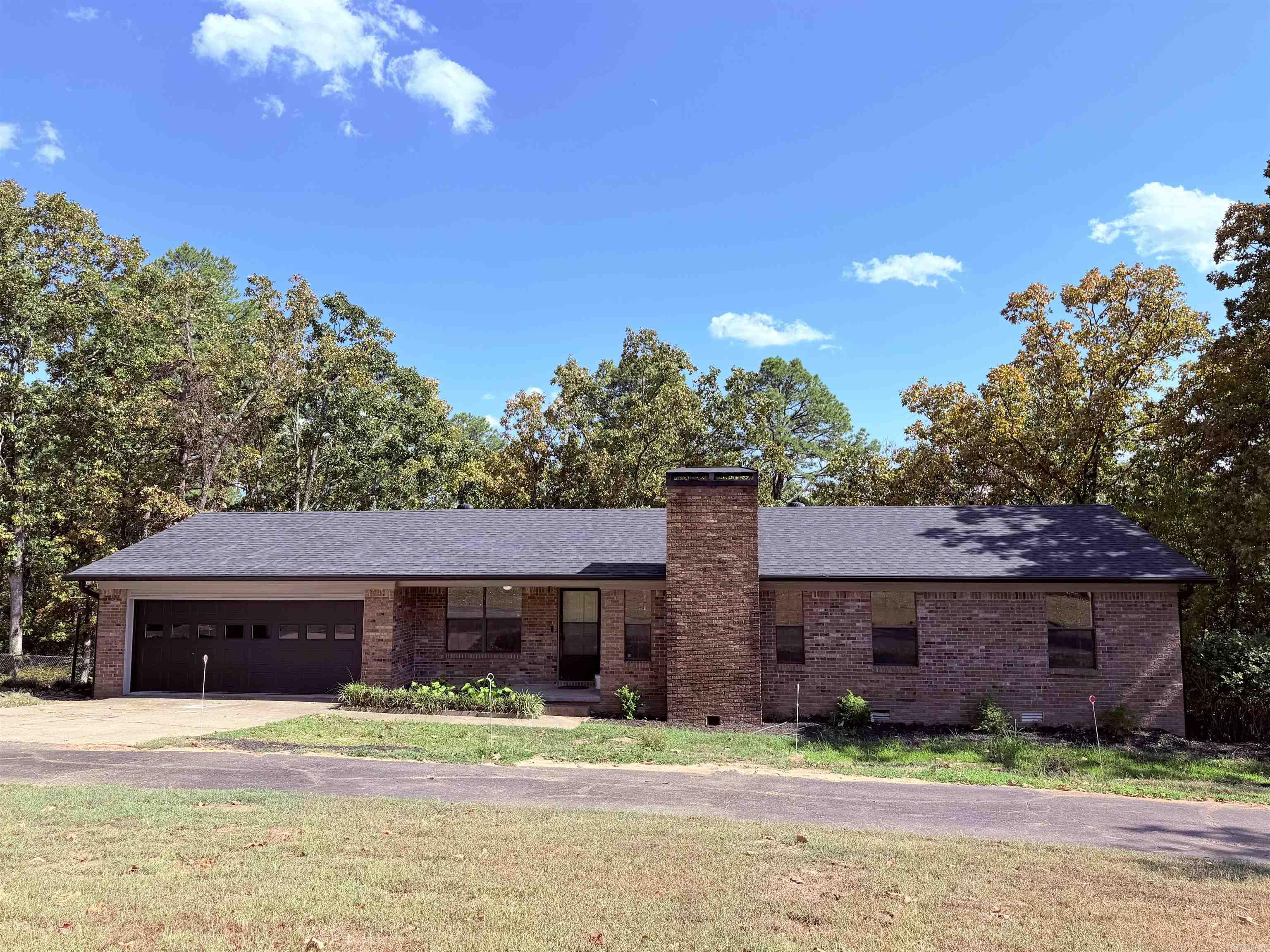 16411 Lone Pine Property Photo 3