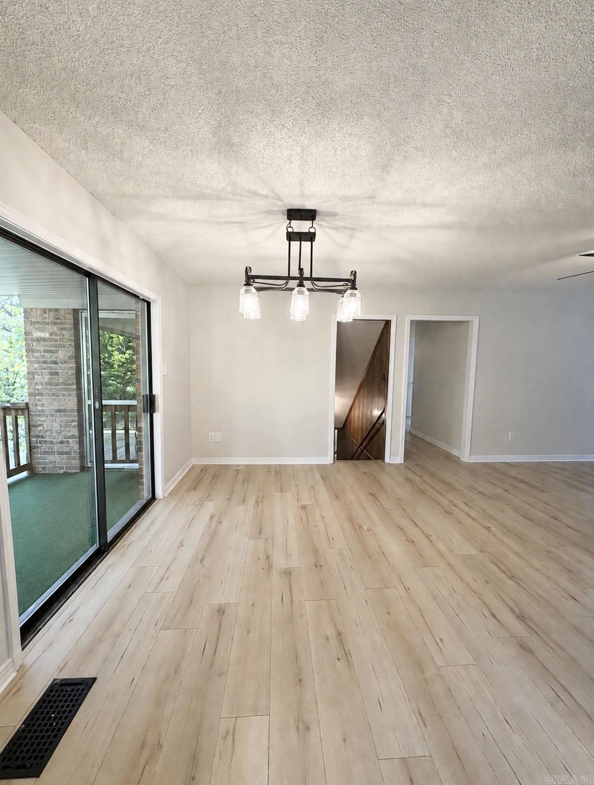 16411 Lone Pine Property Photo 7