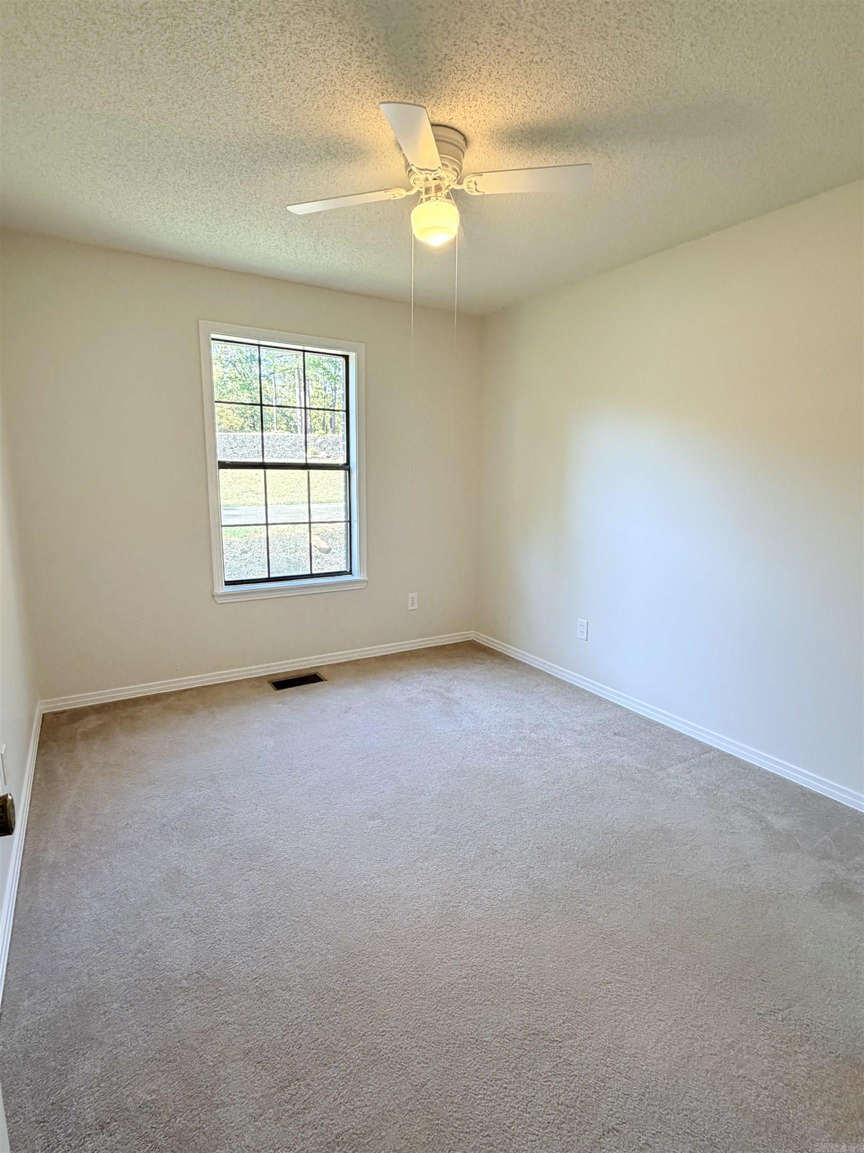16411 Lone Pine Property Photo 10
