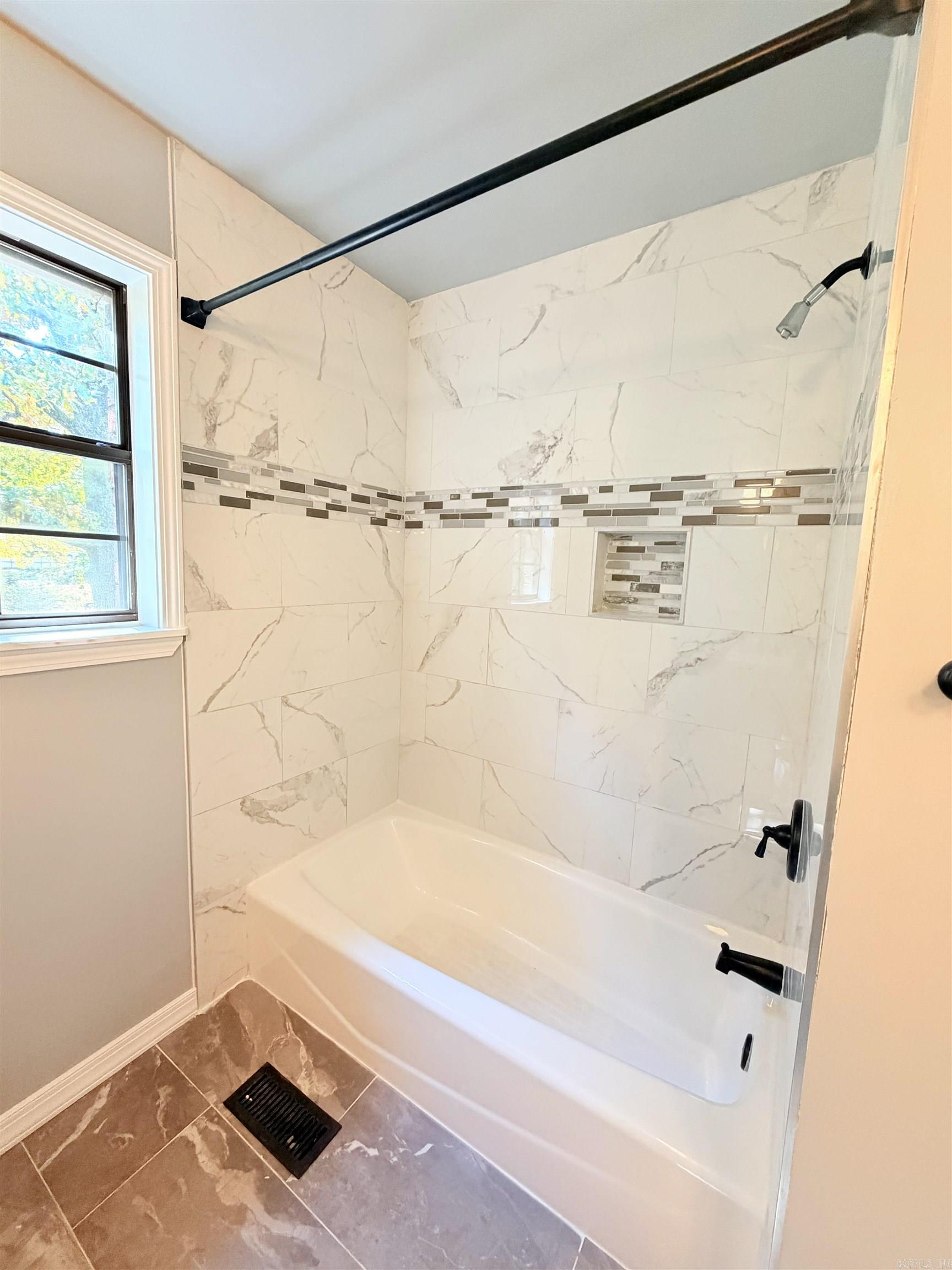 16411 Lone Pine Property Photo 15