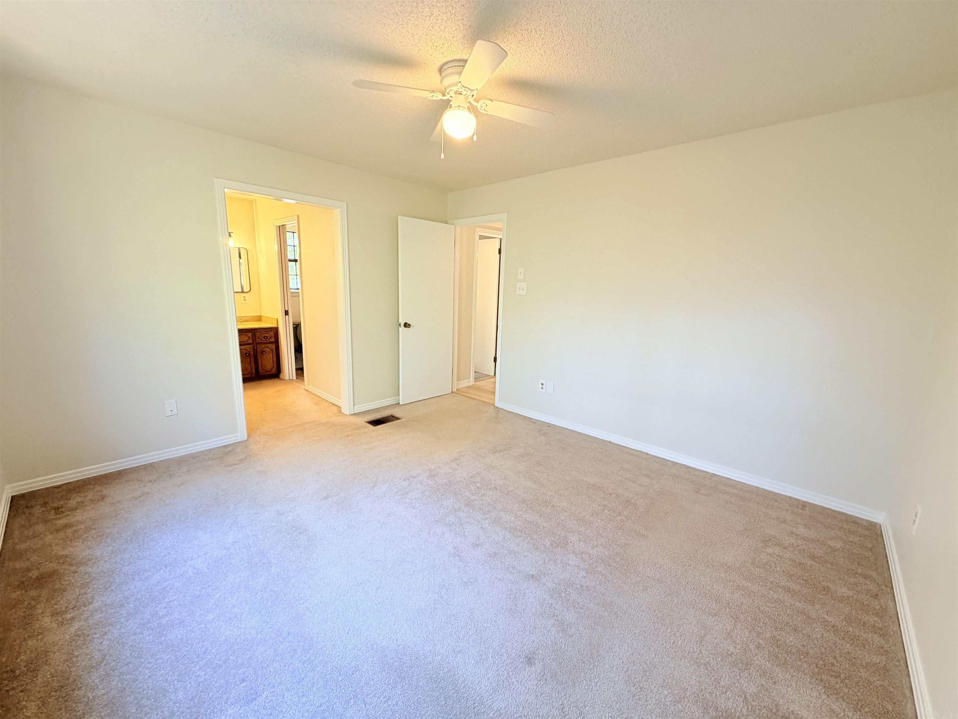 16411 Lone Pine Property Photo 17