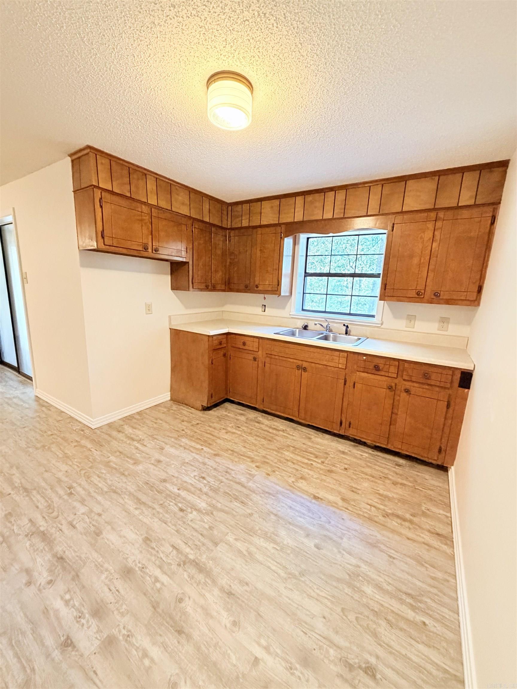 16411 Lone Pine Property Photo 25
