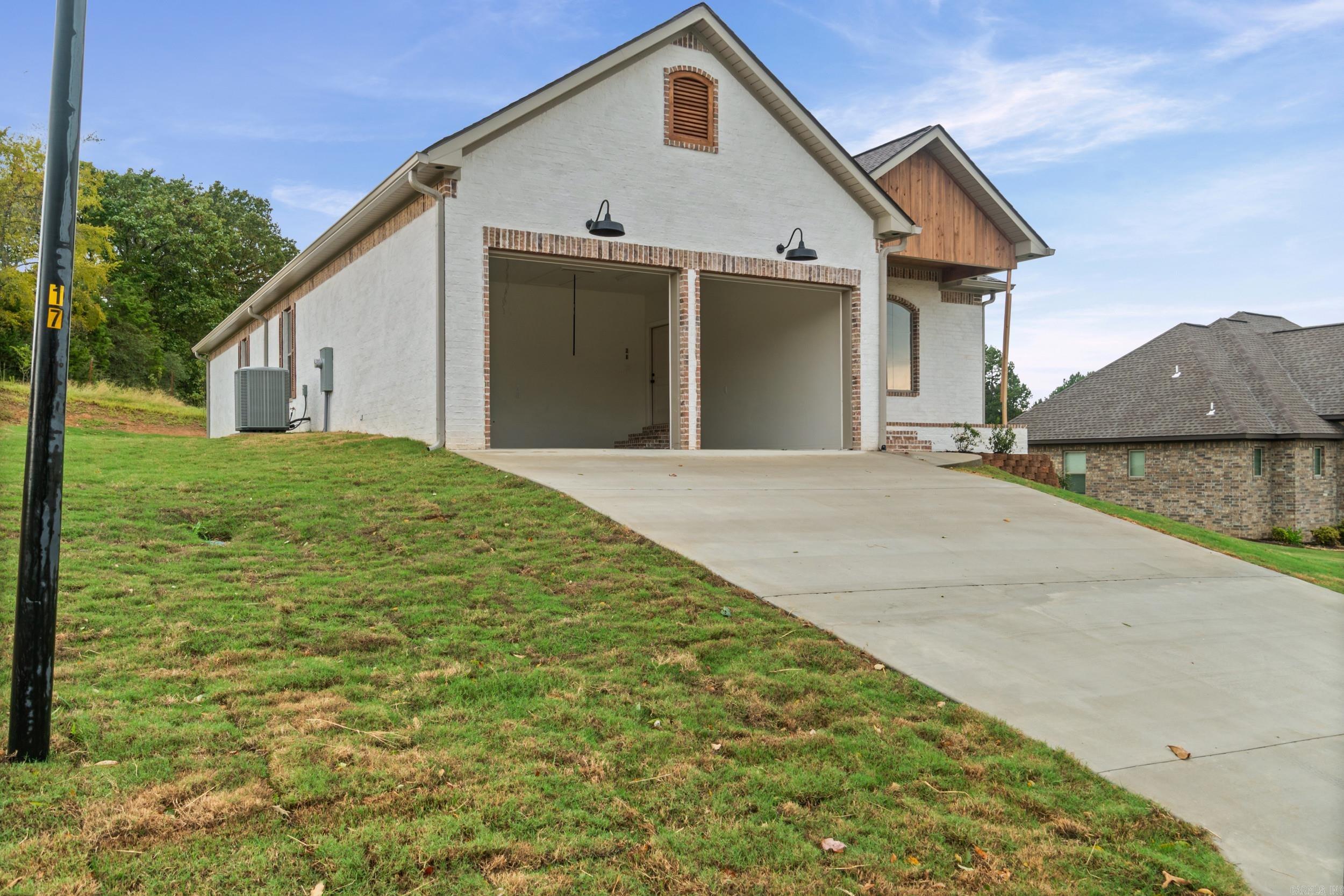 19 Southwind Property Photo 4