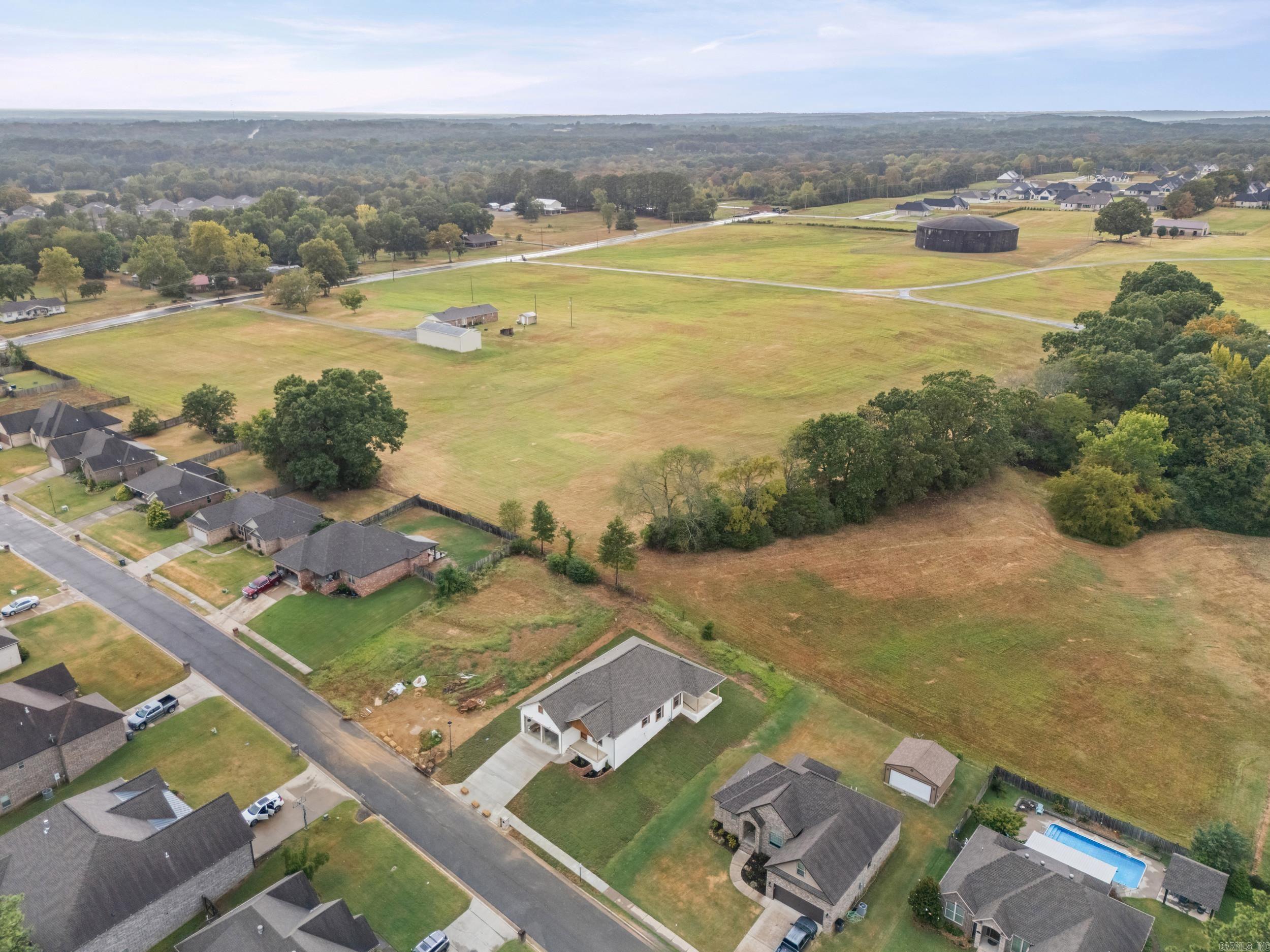 19 Southwind Property Photo 29