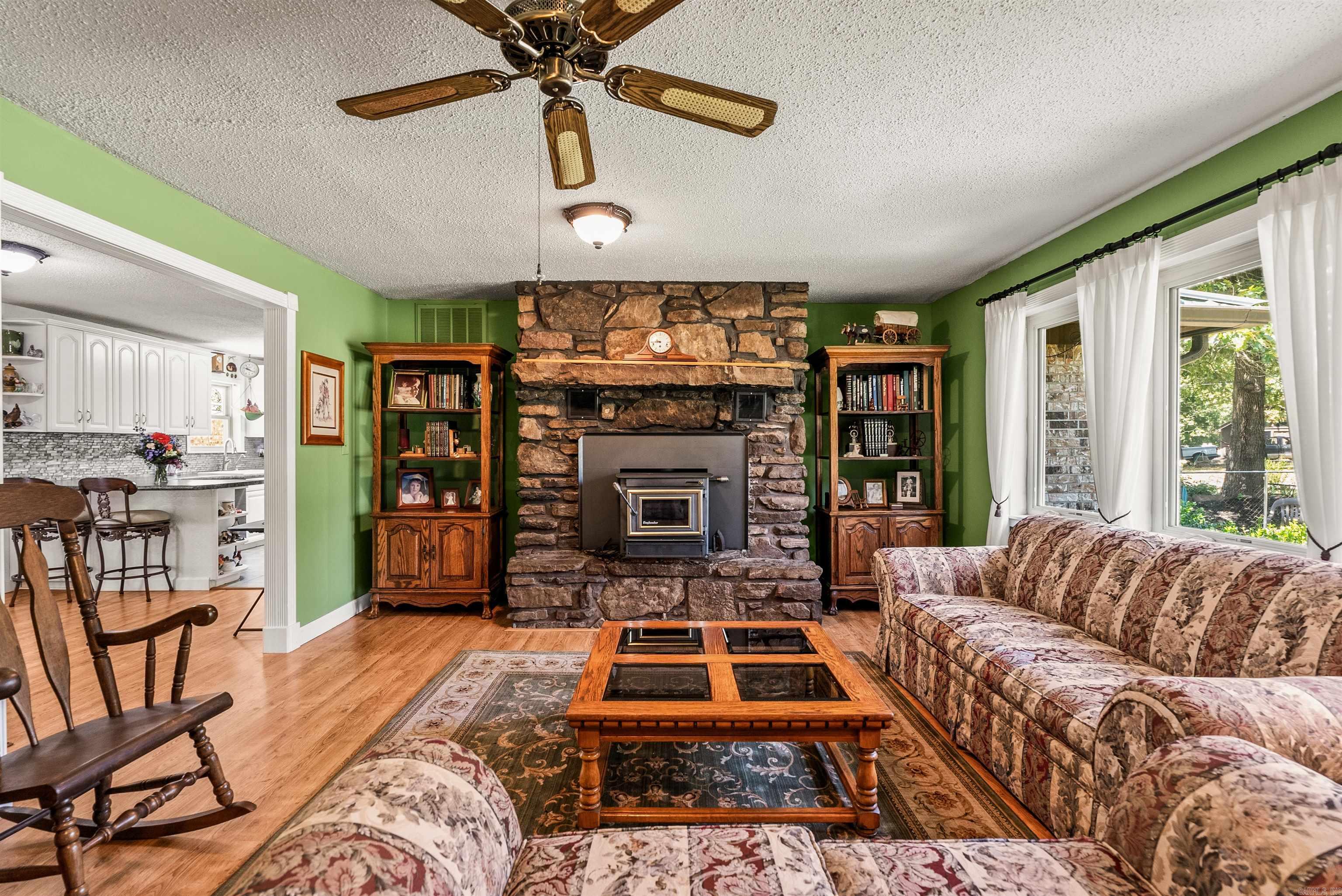 564 Green Tree Road Property Photo 5